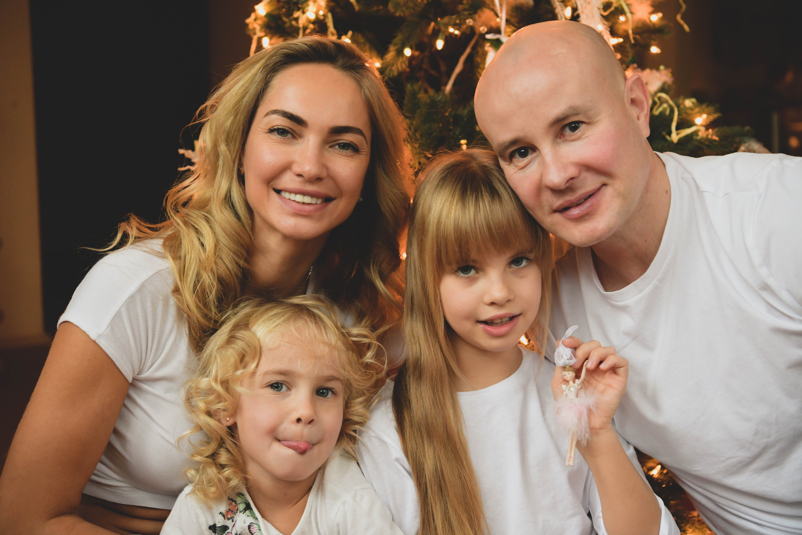 Сергій Наталья Варя Злата Підготовка до Нового року. Репортажний та сімейний фотограф Дар’я Хорошавцева