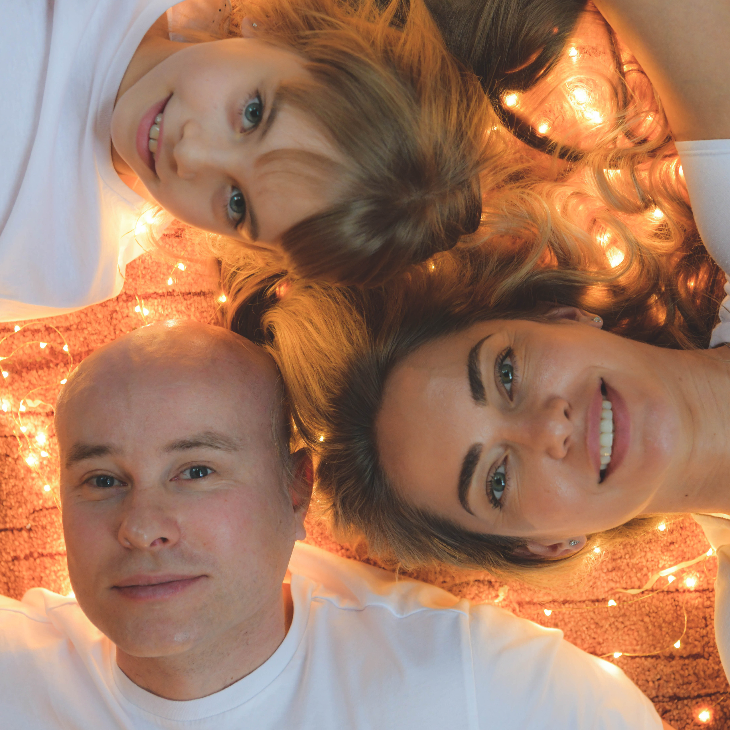 Сергій Наталья Варя Злата Підготовка до Нового року. Репортажний та сімейний фотограф Дар’я Хорошавцева