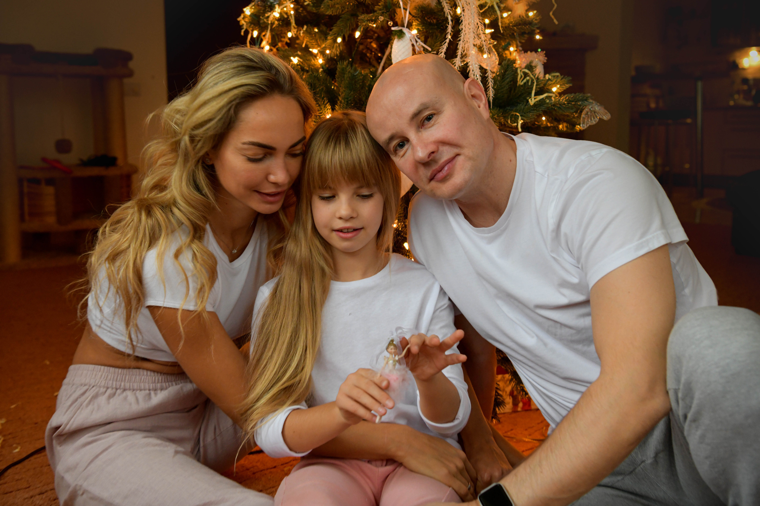 Сергій Наталья Варя Злата Підготовка до Нового року. Репортажний та сімейний фотограф Дар’я Хорошавцева