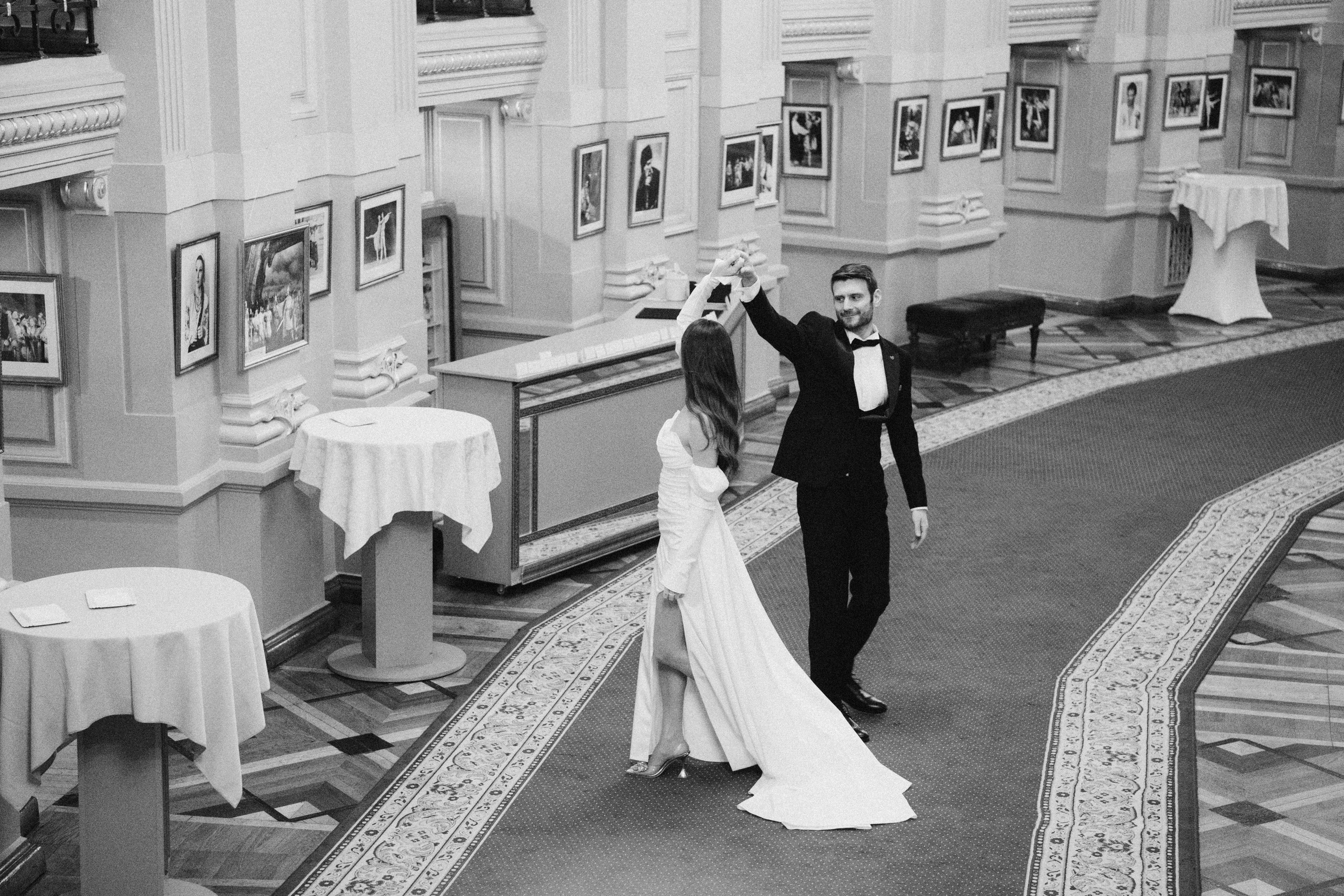 Олексій та Олександра Київ Театр Опери. Репортажний та сімейний фотограф Дар’я Хорошавцева