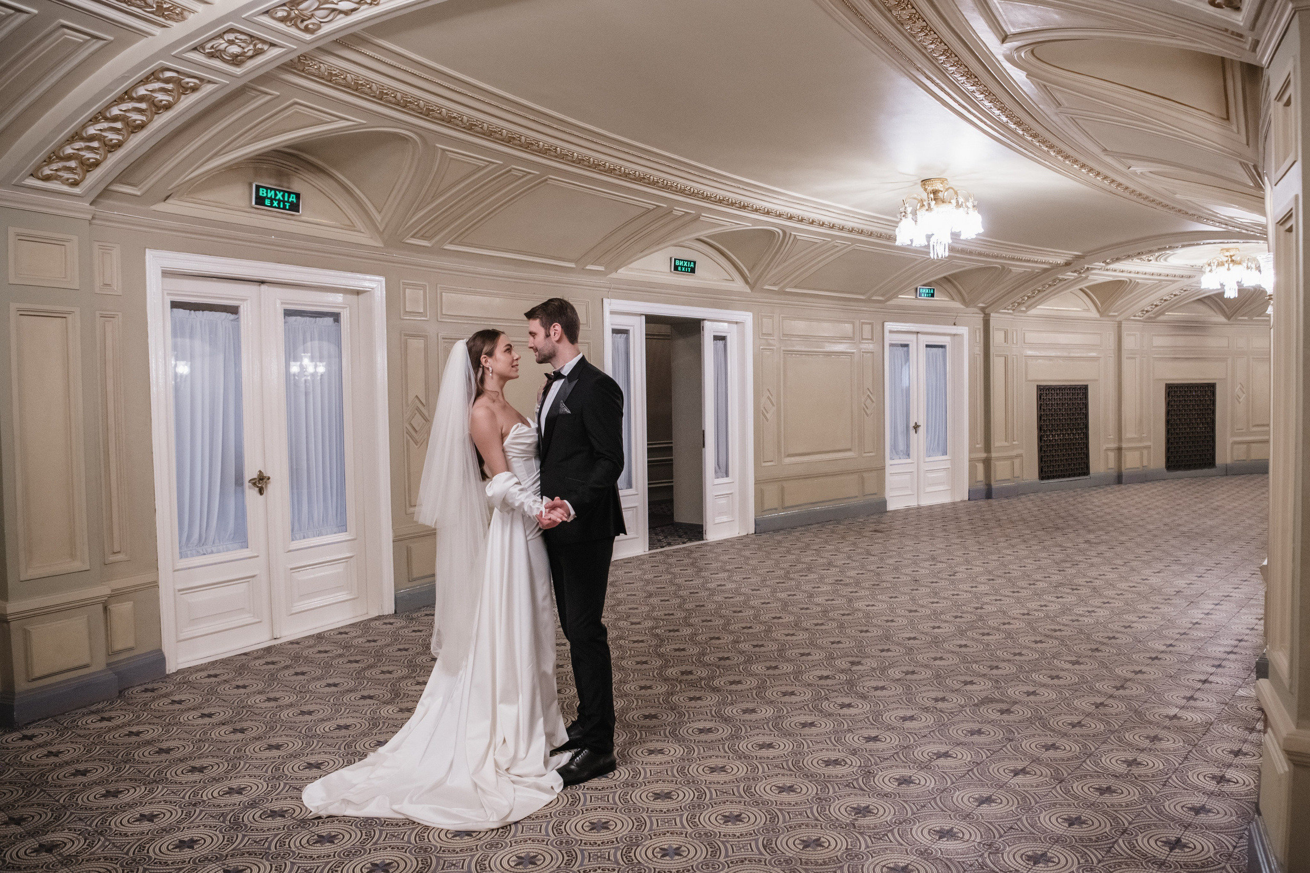 Олексій та Олександра Київ Театр Опери. Репортажний та сімейний фотограф Дар’я Хорошавцева