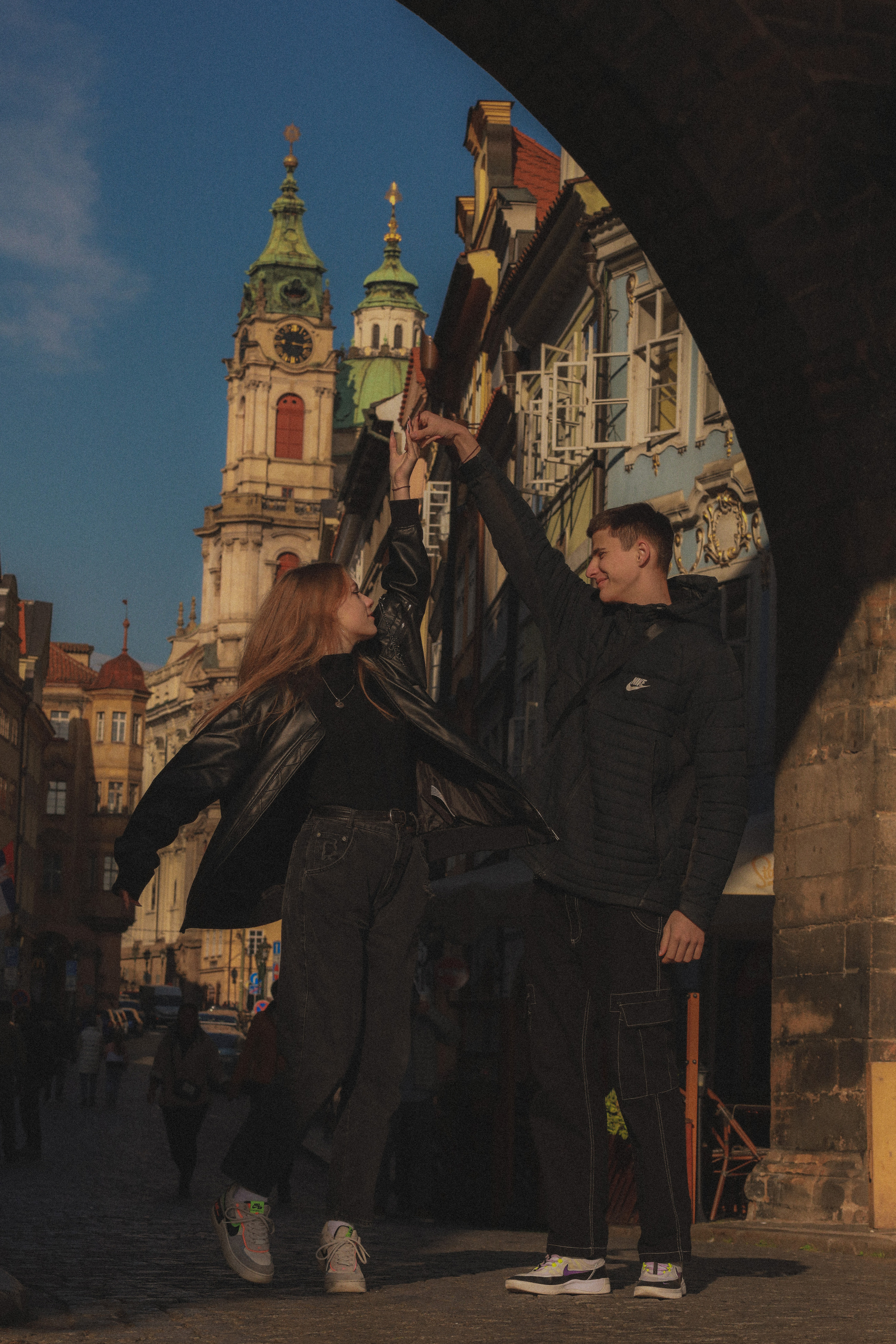 Photosession Lovestory on the Charles bridge Prague. Fotograf Praha a Plzeň. Lovestory, svatba, portrét, rodinné focení