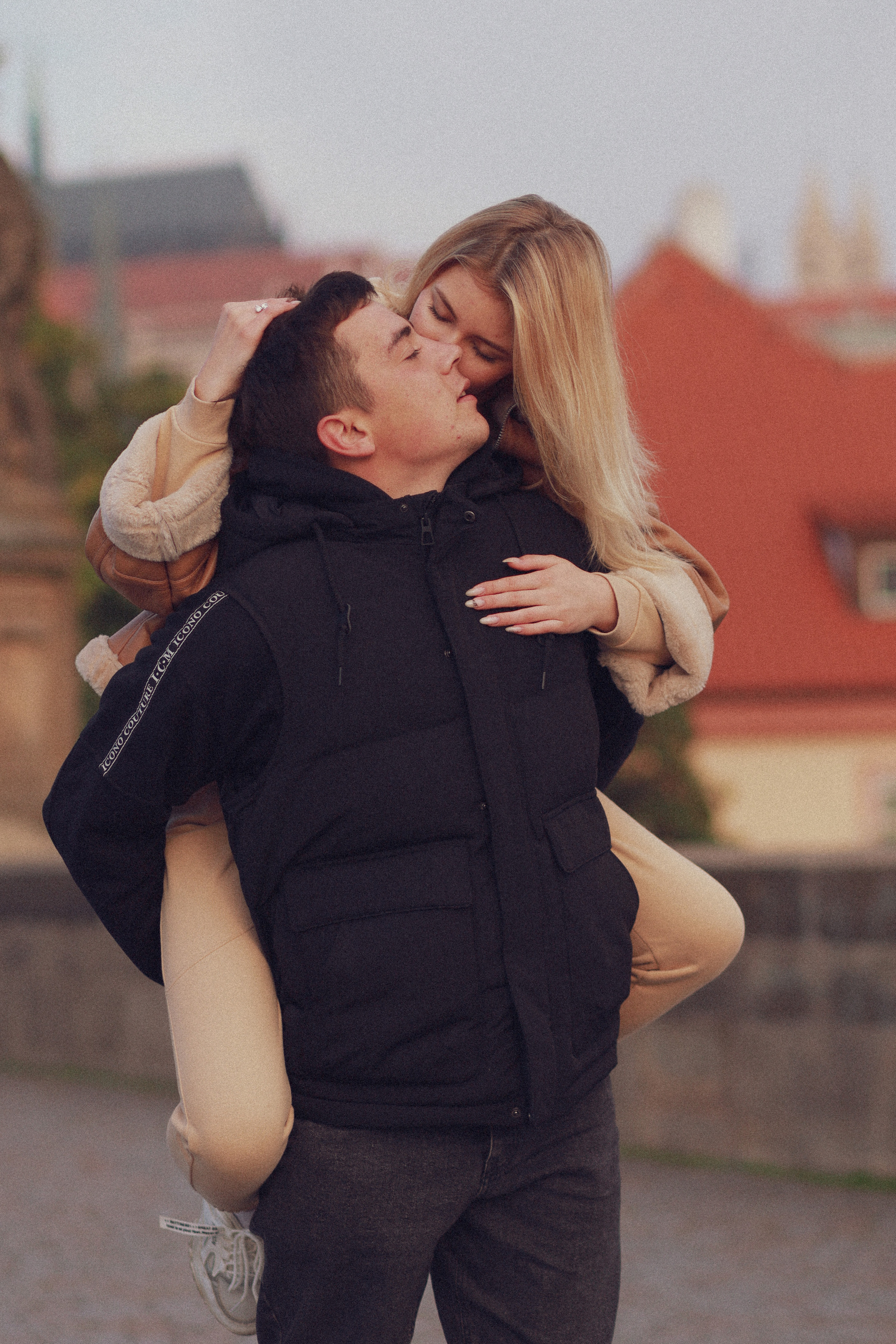 Lovestory. Fotograf Praha a Plzeň. Lovestory, svatba, portrét, rodinné focení