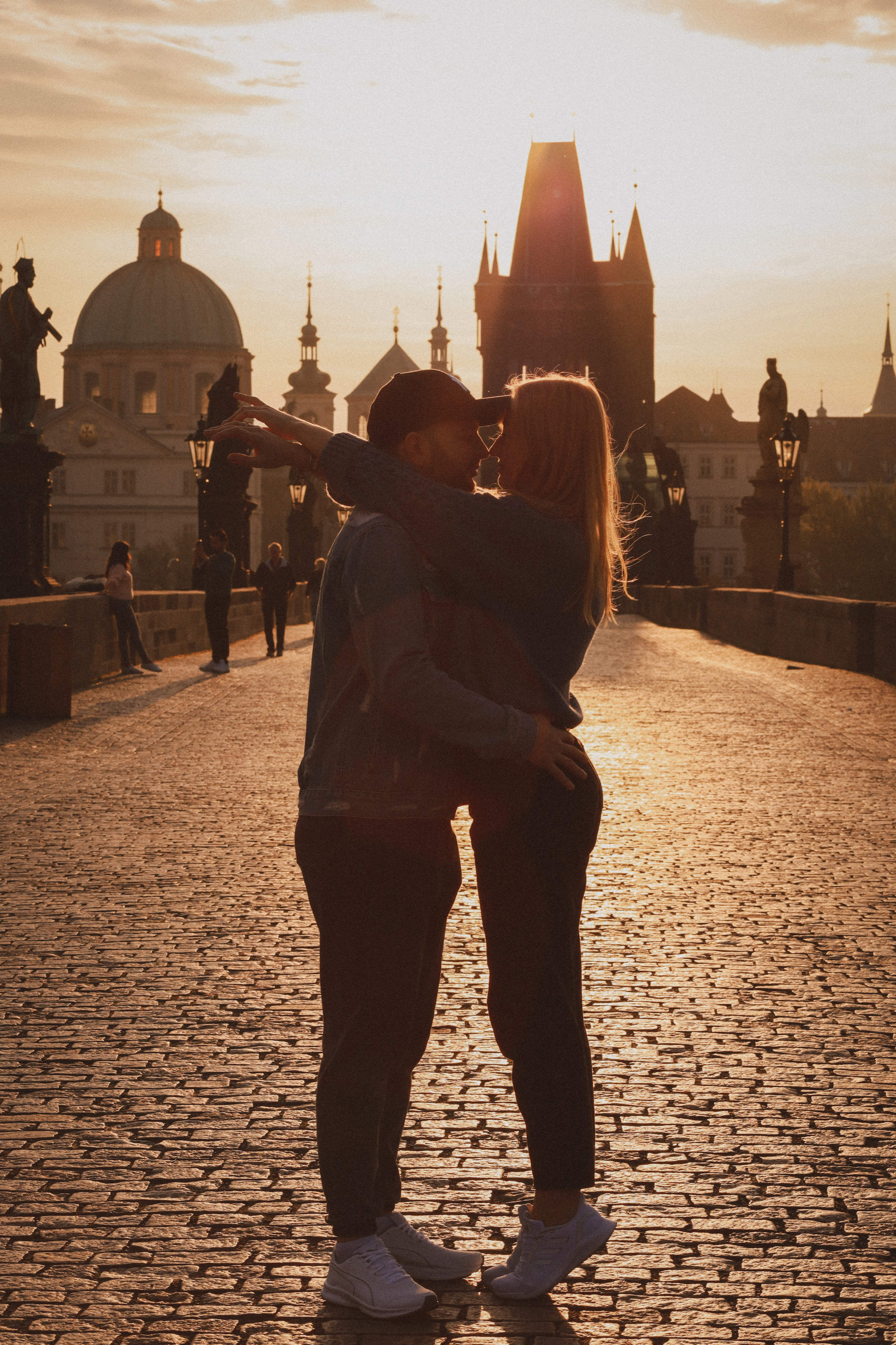 Лавстори на Карловом мосту, Прага. Fotograf Praha a Plzeň. Lovestory, svatba, portrét, rodinné focení