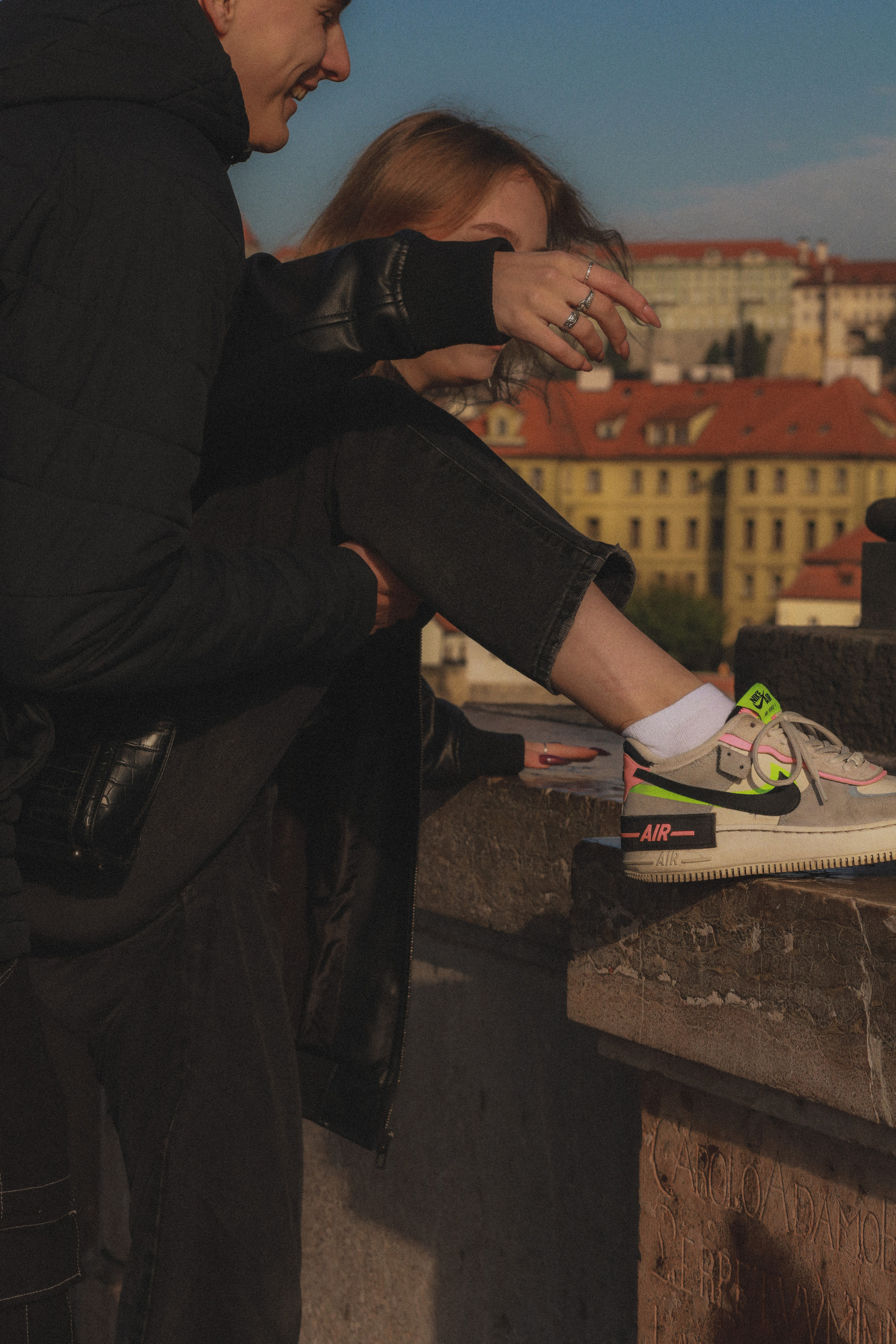 Photosession Lovestory on the Charles bridge Prague. Fotograf Praha a Plzeň. Lovestory, svatba, portrét, rodinné focení