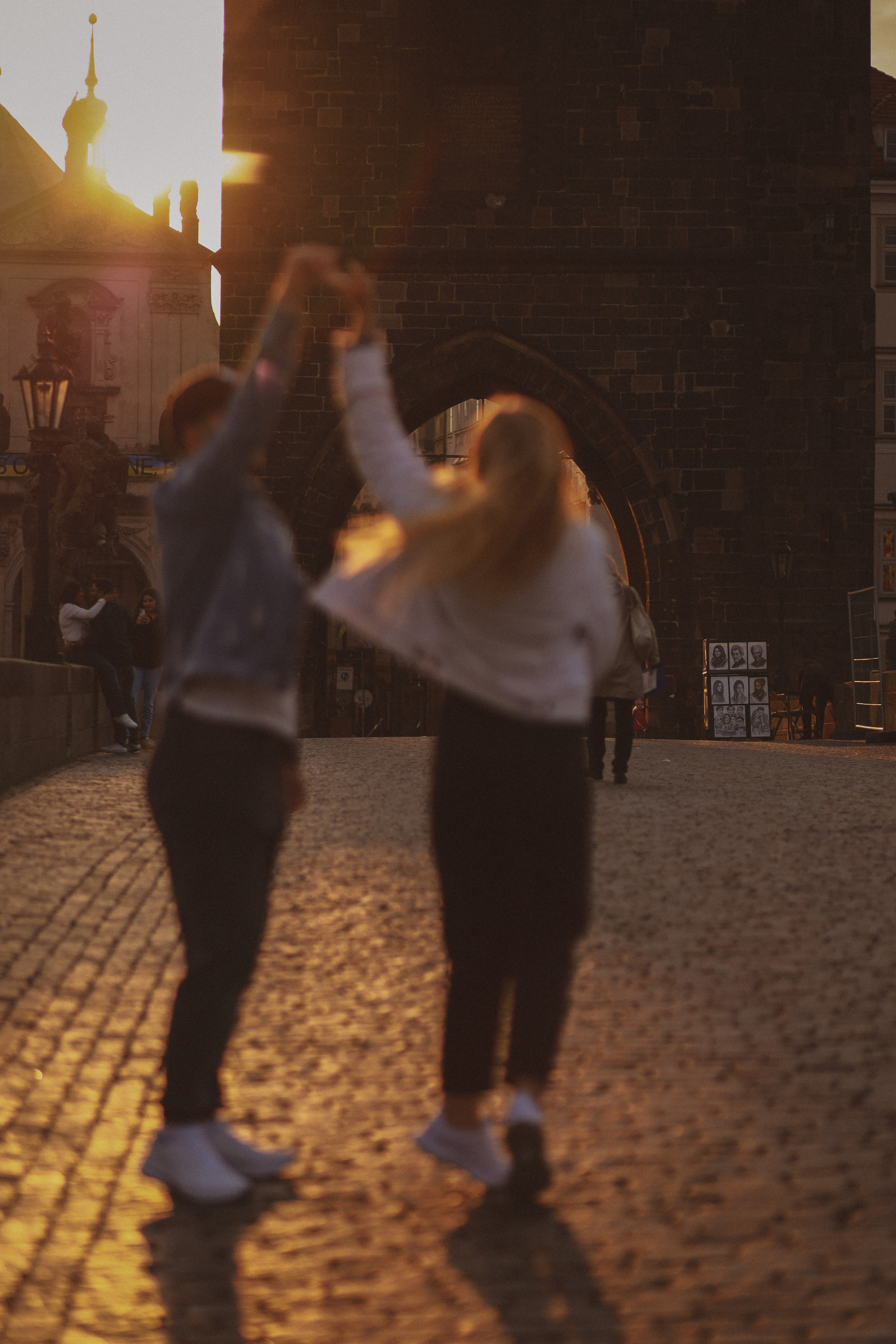 Лавстори на Карловом мосту, Прага. Fotograf Praha a Plzeň. Lovestory, svatba, portrét, rodinné focení