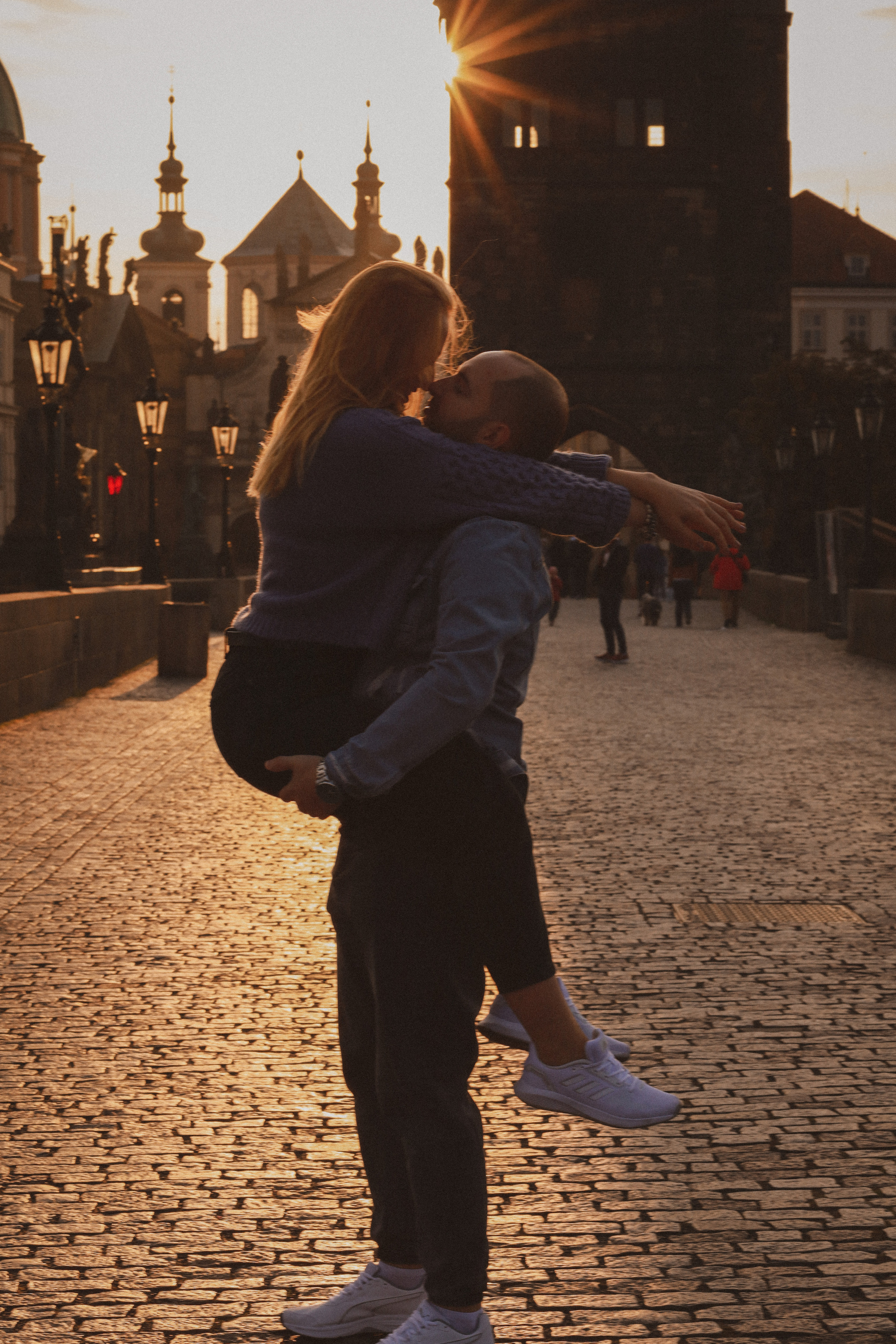 Лавстори на Карловом мосту, Прага. Fotograf Praha a Plzeň. Lovestory, svatba, portrét, rodinné focení