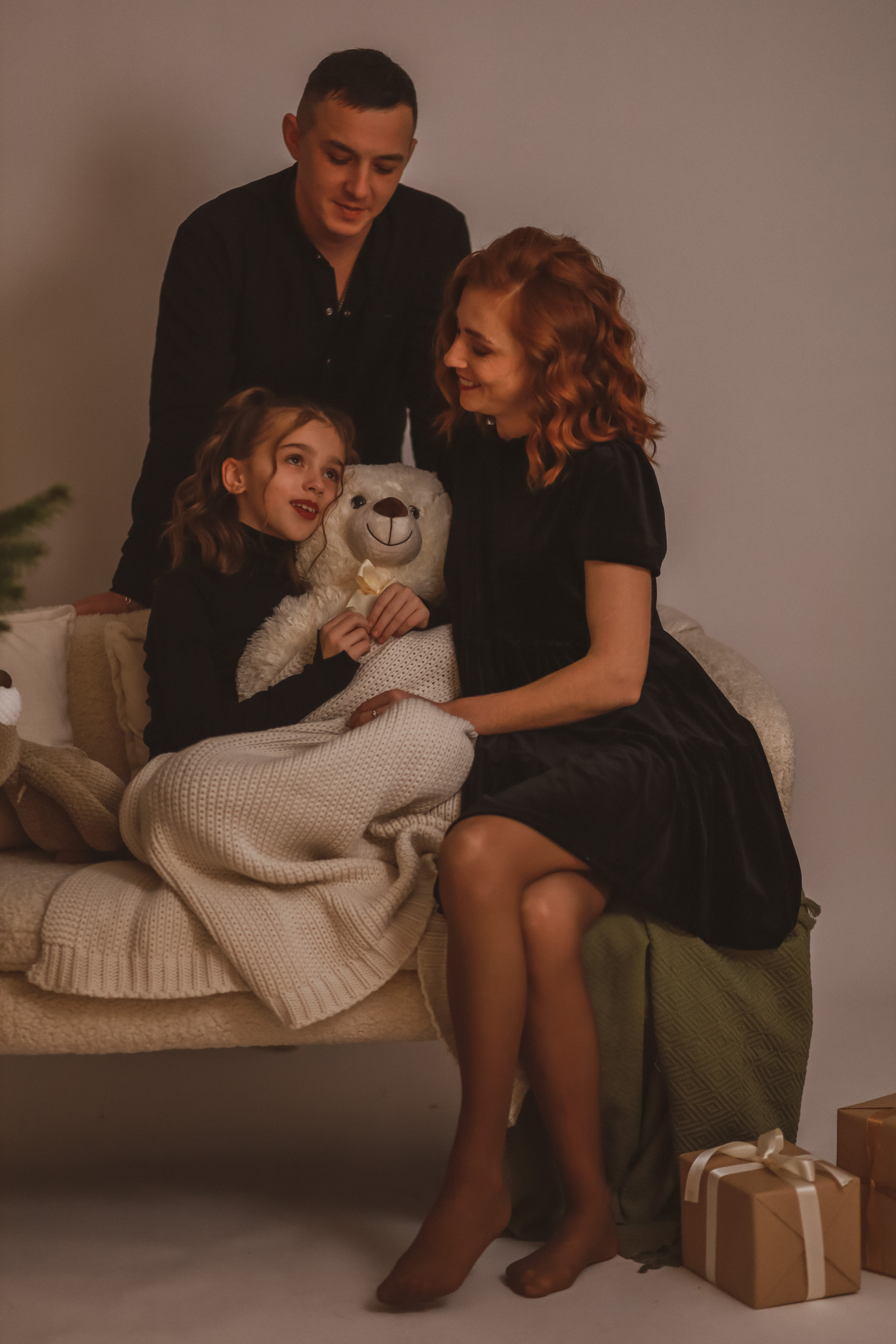 Рождественская семейная фотосессия в студии. Fotograf Praha a Plzeň. Lovestory, svatba, portrét, rodinné focení