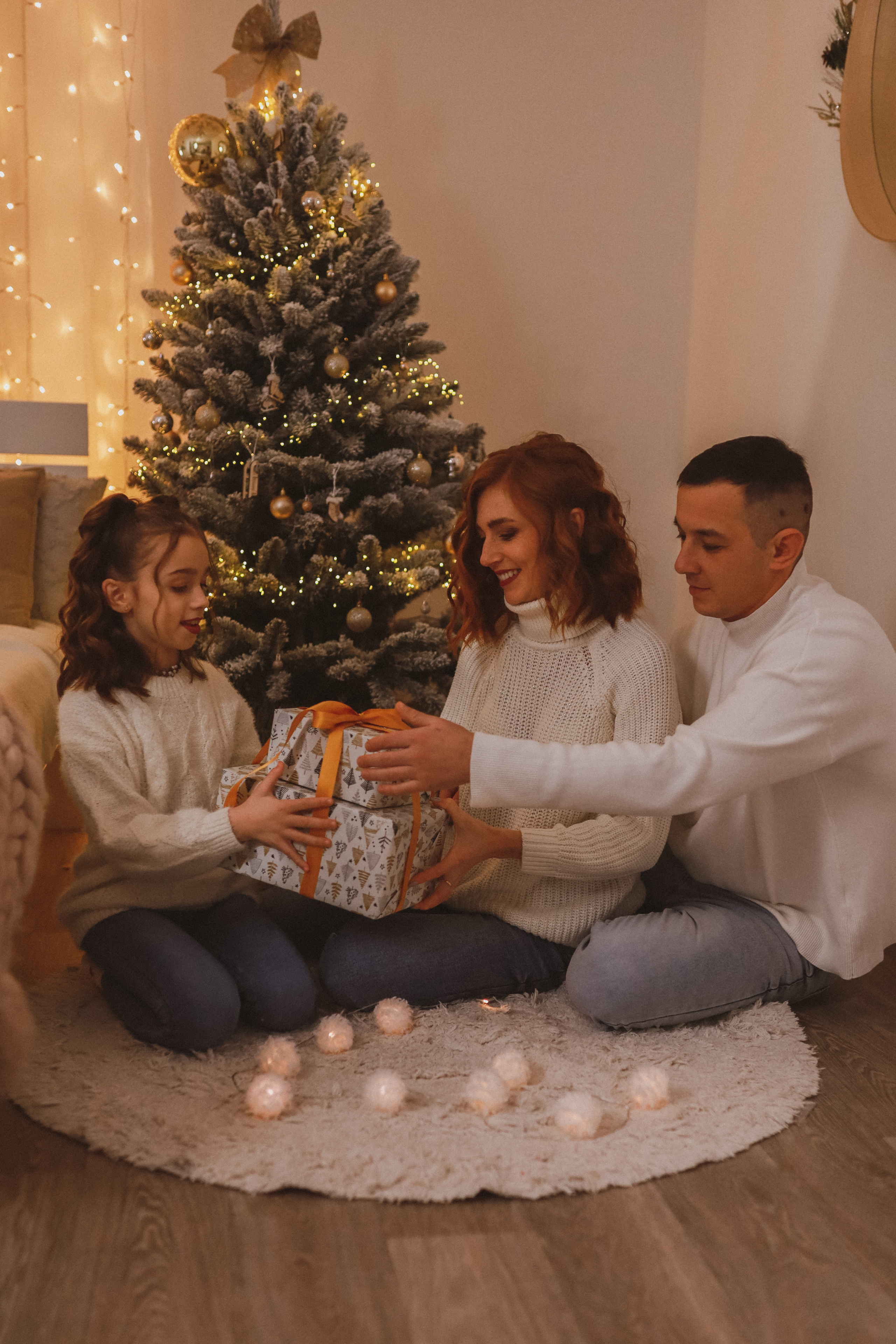 Рождественская семейная фотосессия в студии. Fotograf Praha a Plzeň. Lovestory, svatba, portrét, rodinné focení