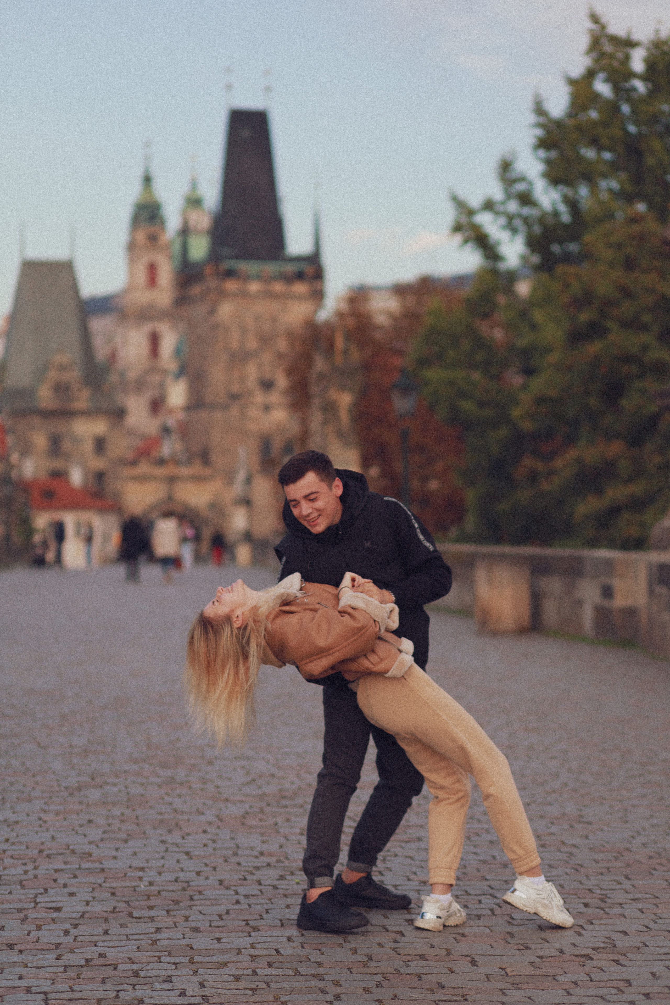 Lovestory. Fotograf Praha a Plzeň. Lovestory, svatba, portrét, rodinné focení