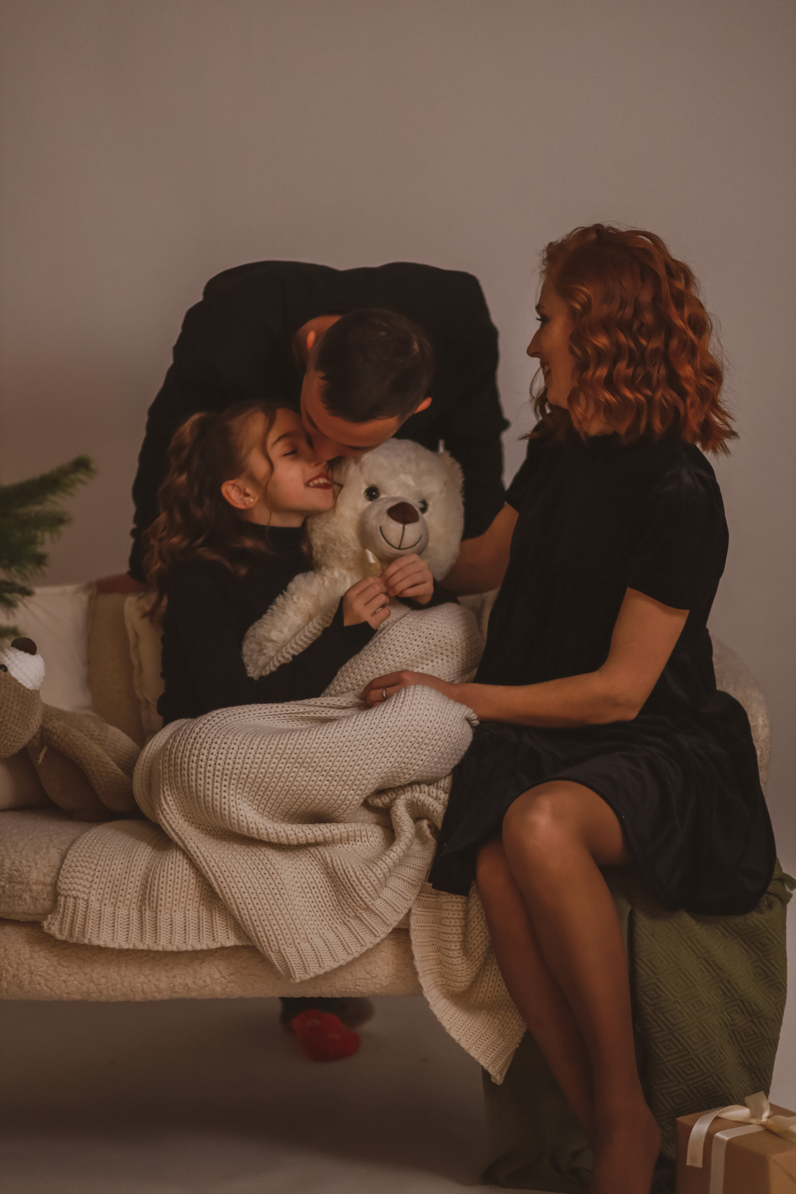 Рождественская семейная фотосессия в студии. Fotograf Praha a Plzeň. Lovestory, svatba, portrét, rodinné focení