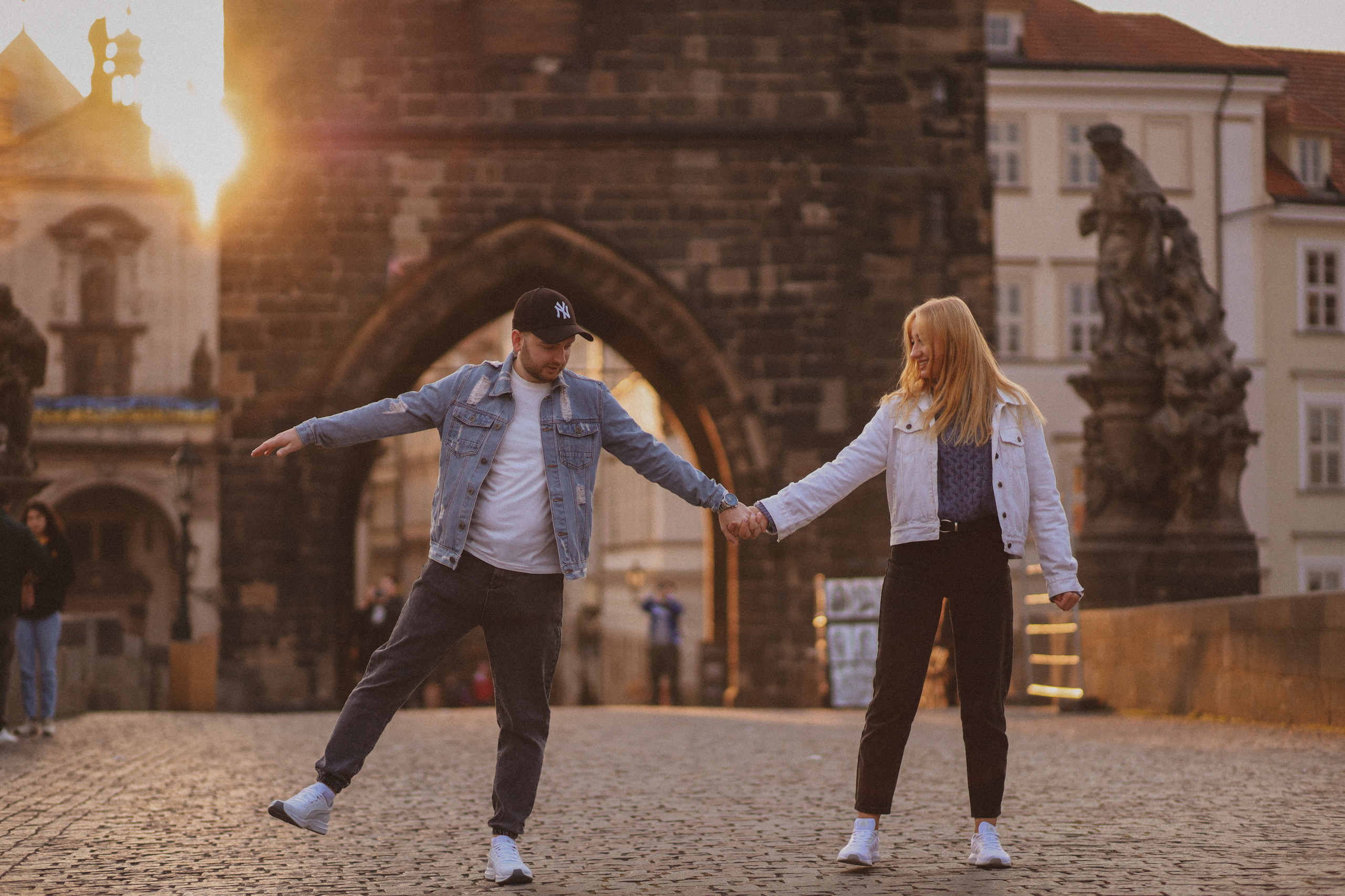 Лавстори на Карловом мосту, Прага. Fotograf Praha a Plzeň. Lovestory, svatba, portrét, rodinné focení