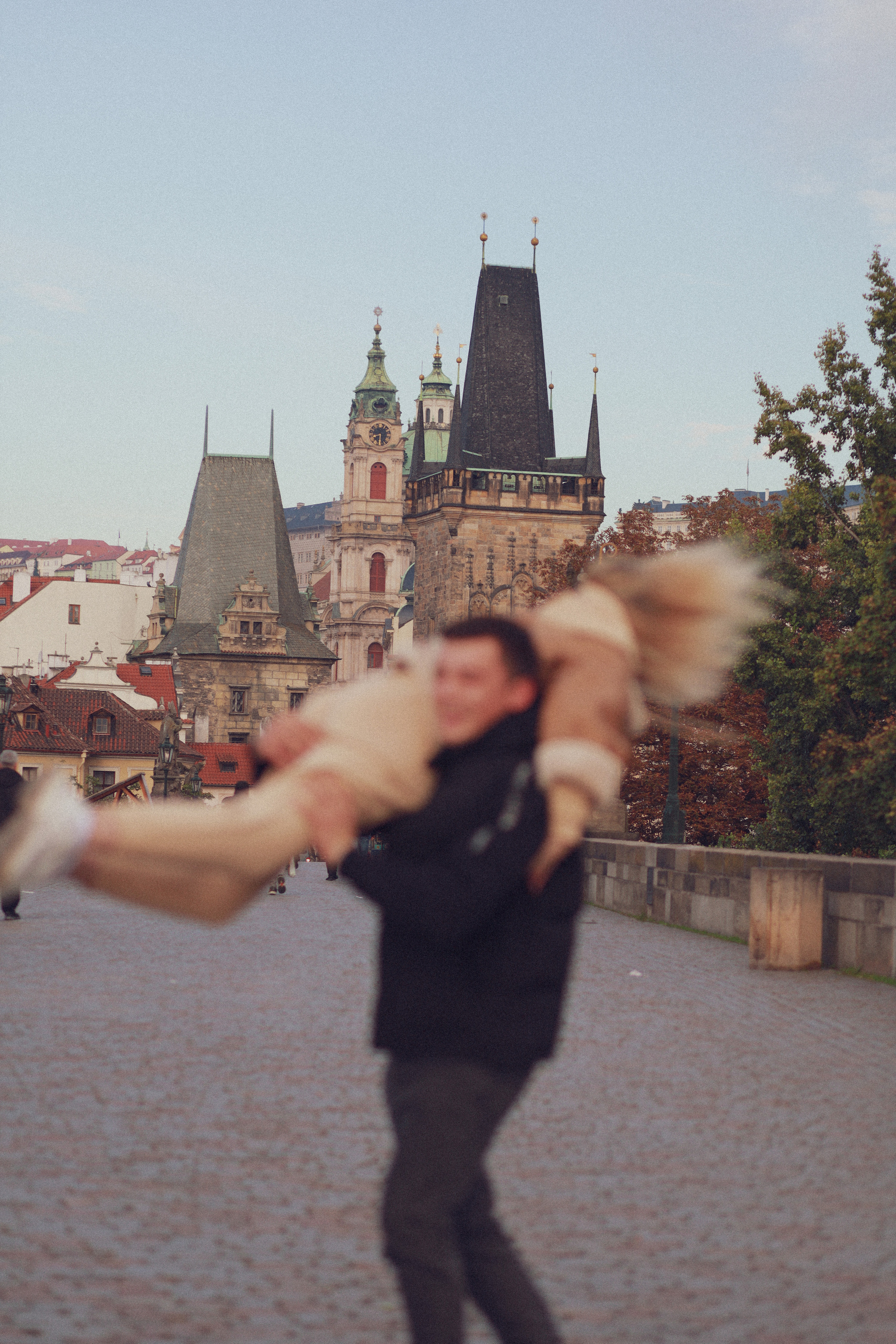 Lovestory. Fotograf Praha a Plzeň. Lovestory, svatba, portrét, rodinné focení