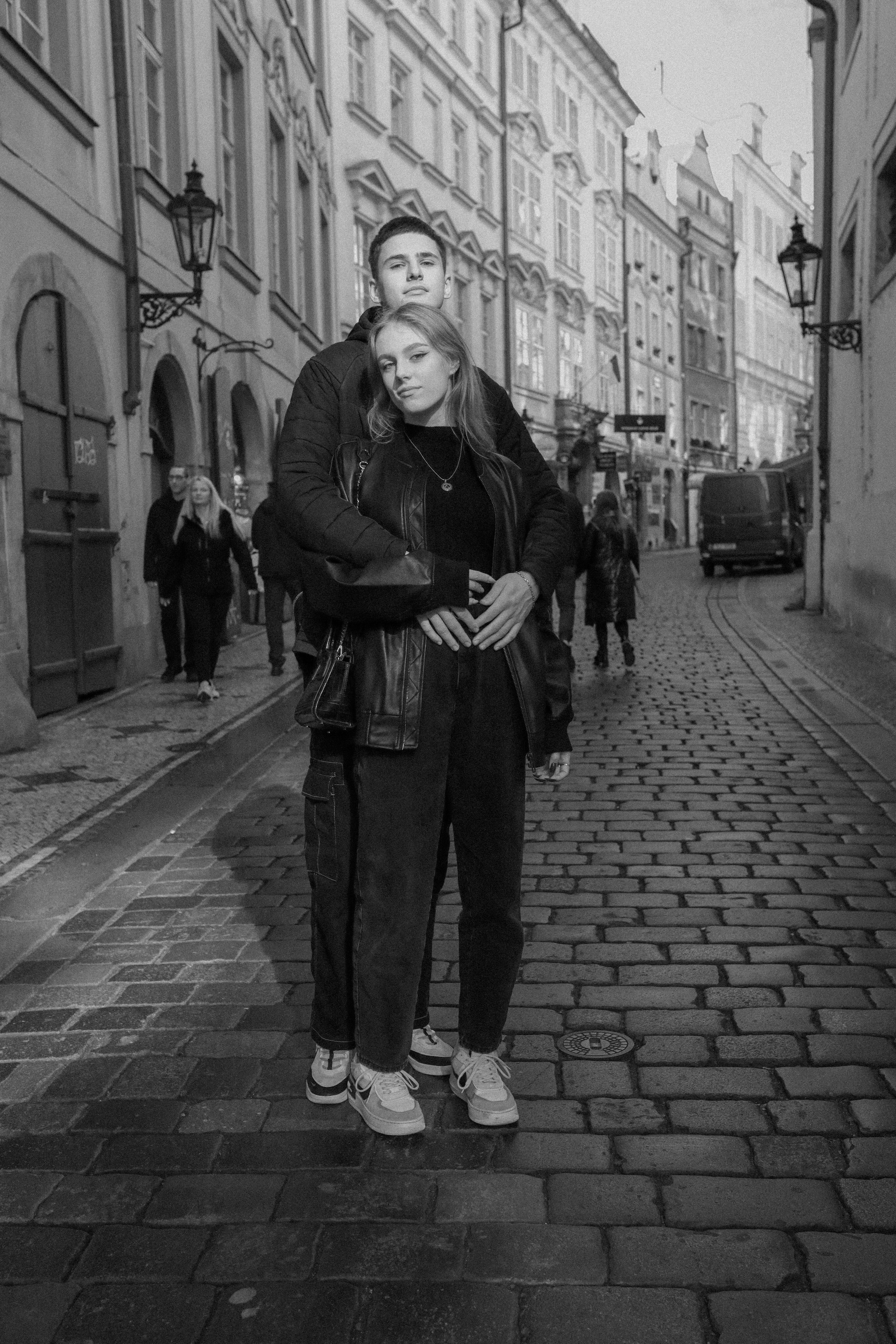 Photosession Lovestory on the Charles bridge Prague. Fotograf Praha a Plzeň. Lovestory, svatba, portrét, rodinné focení