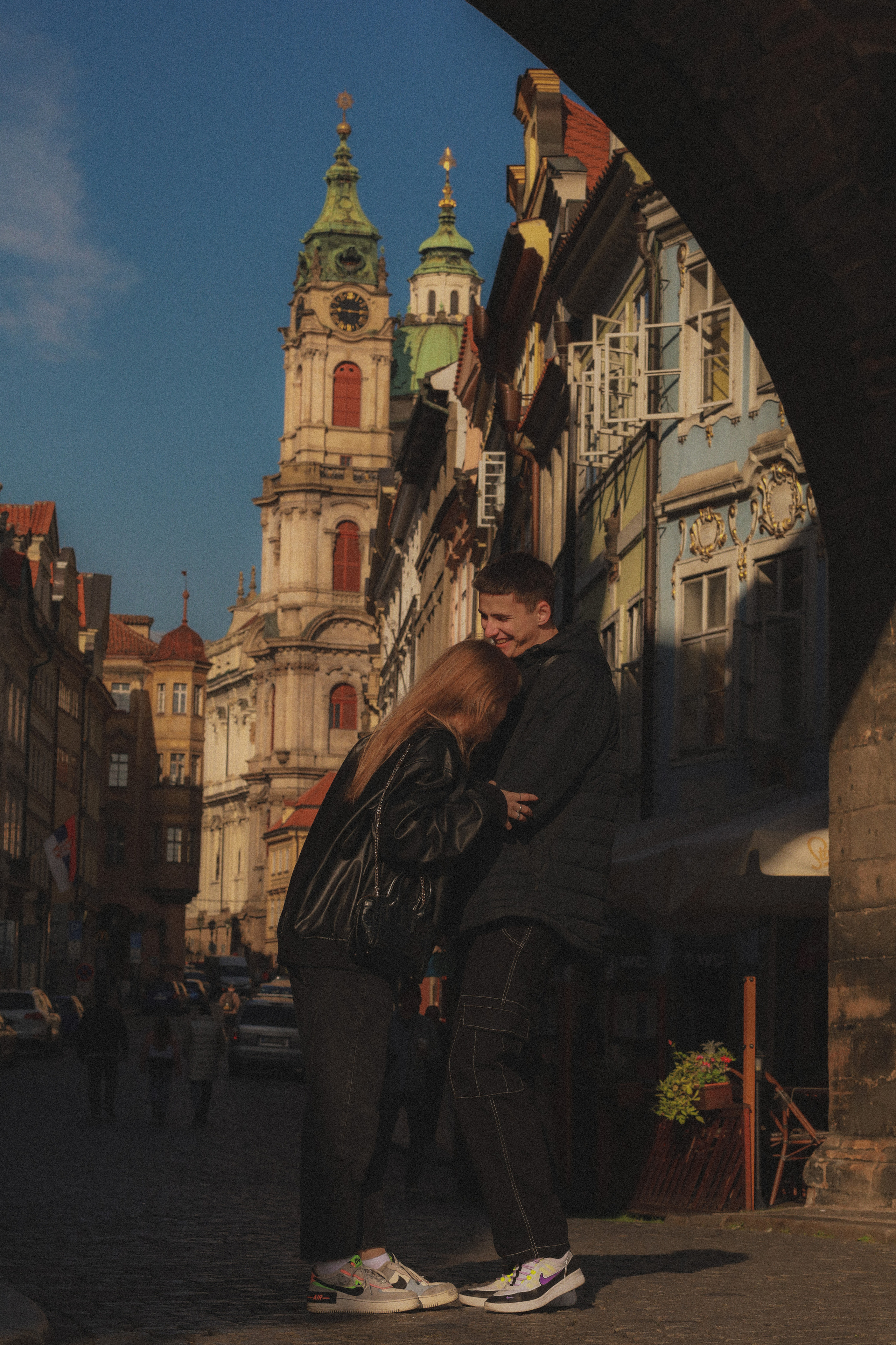 Photosession Lovestory on the Charles bridge Prague. Fotograf Praha a Plzeň. Lovestory, svatba, portrét, rodinné focení