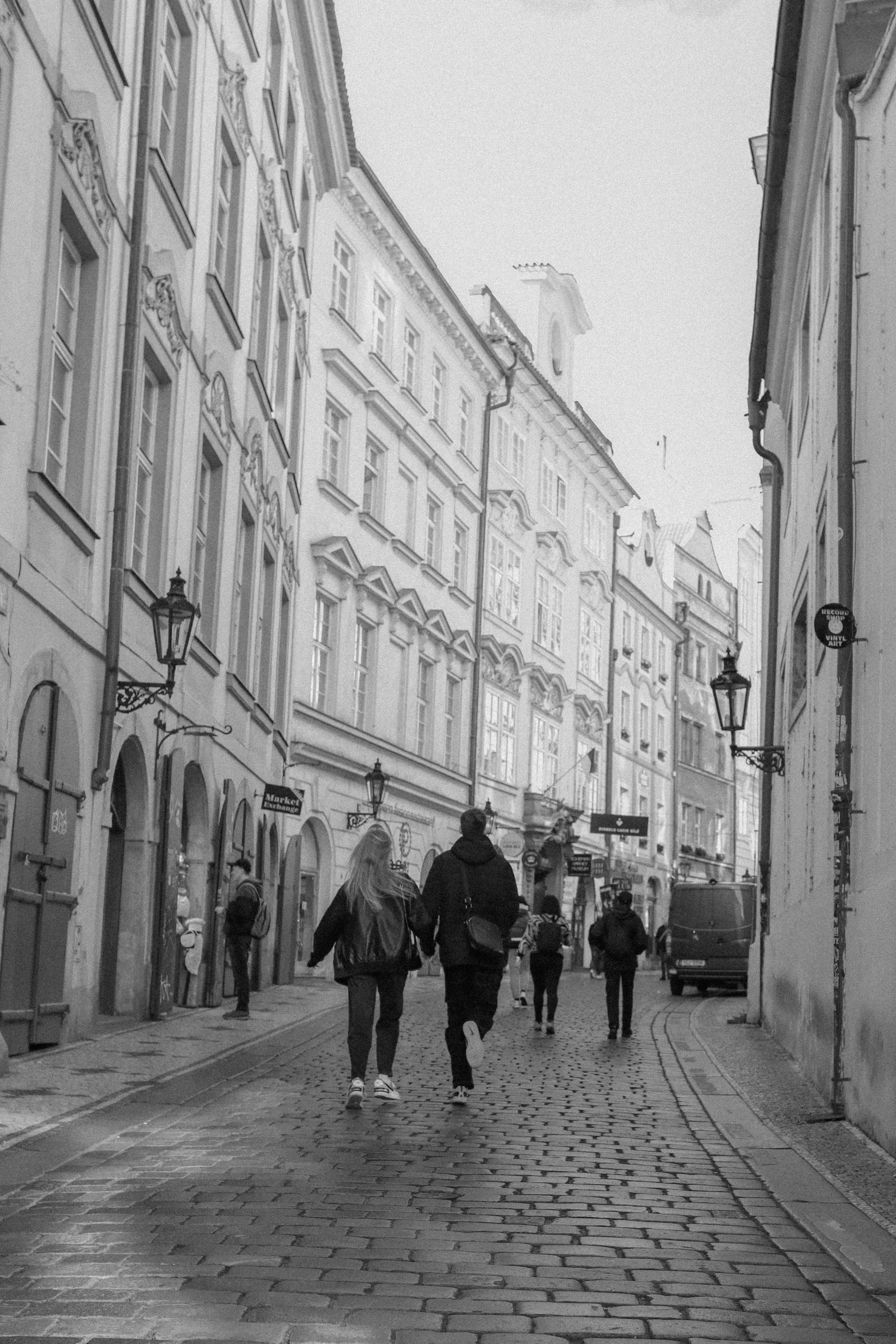 Photosession Lovestory on the Charles bridge Prague. Fotograf Praha a Plzeň. Lovestory, svatba, portrét, rodinné focení