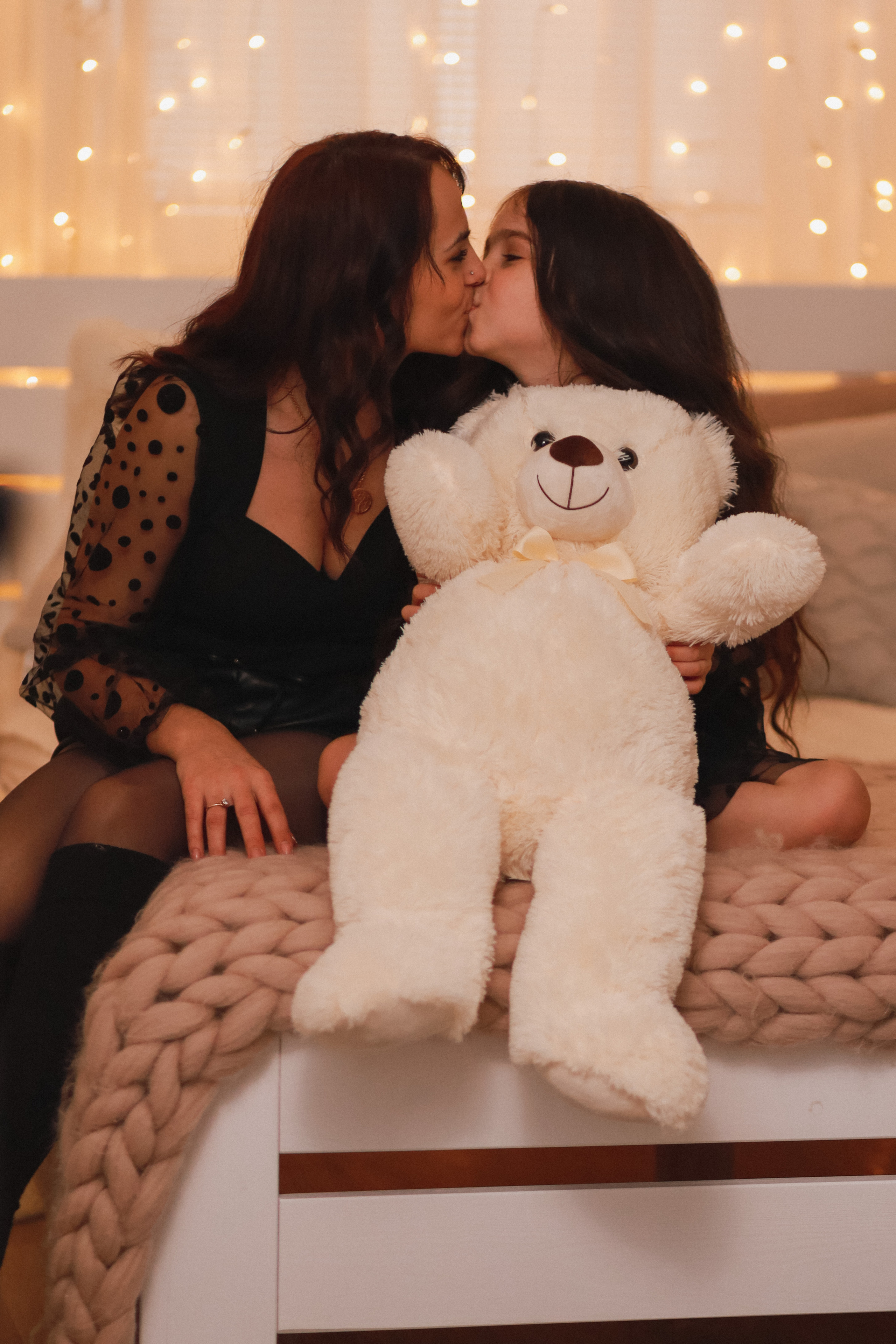 Новогодняя семейная фотосессия в студии. Fotograf Praha a Plzeň. Lovestory, svatba, portrét, rodinné focení