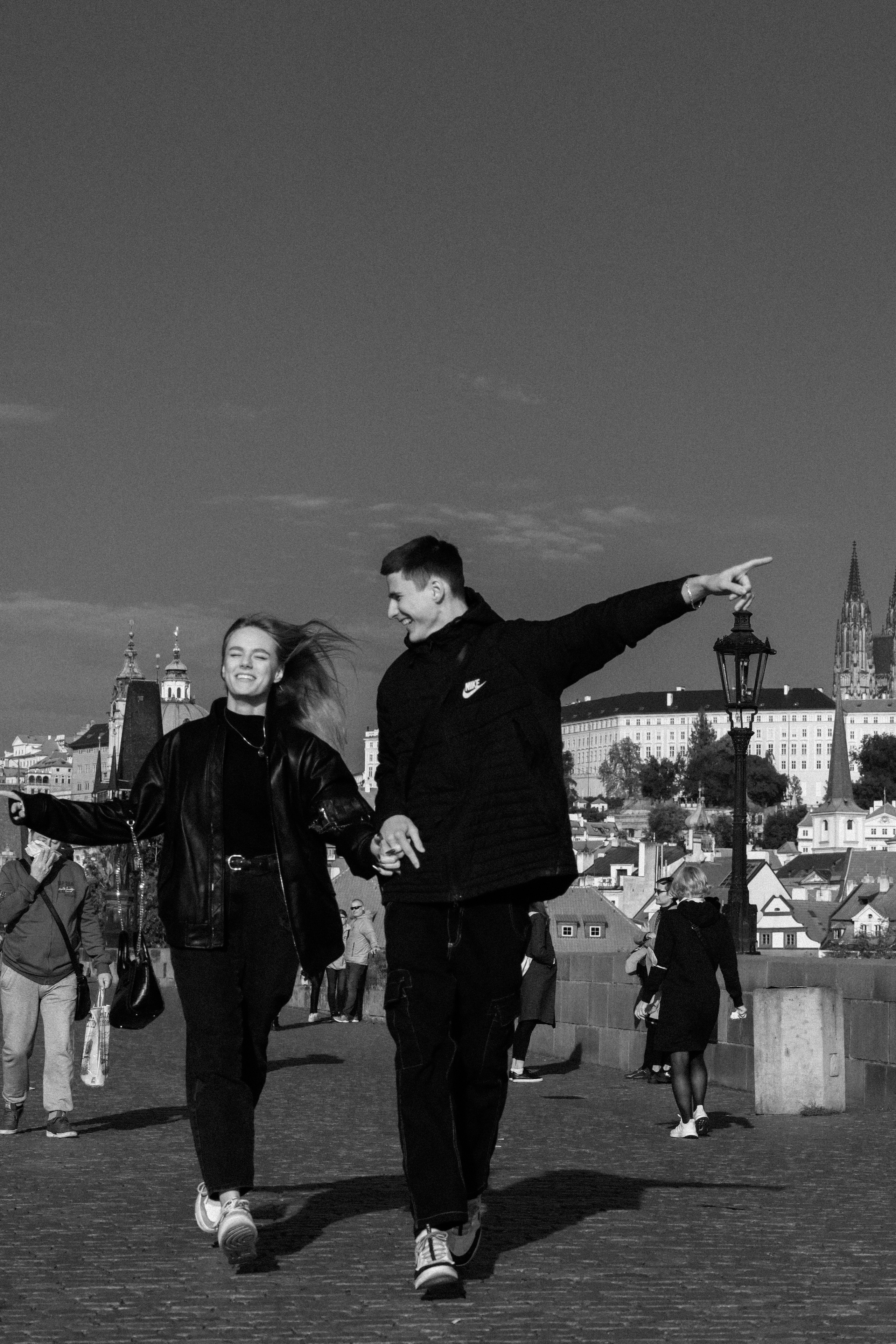 Photosession Lovestory on the Charles bridge Prague. Fotograf Praha a Plzeň. Lovestory, svatba, portrét, rodinné focení