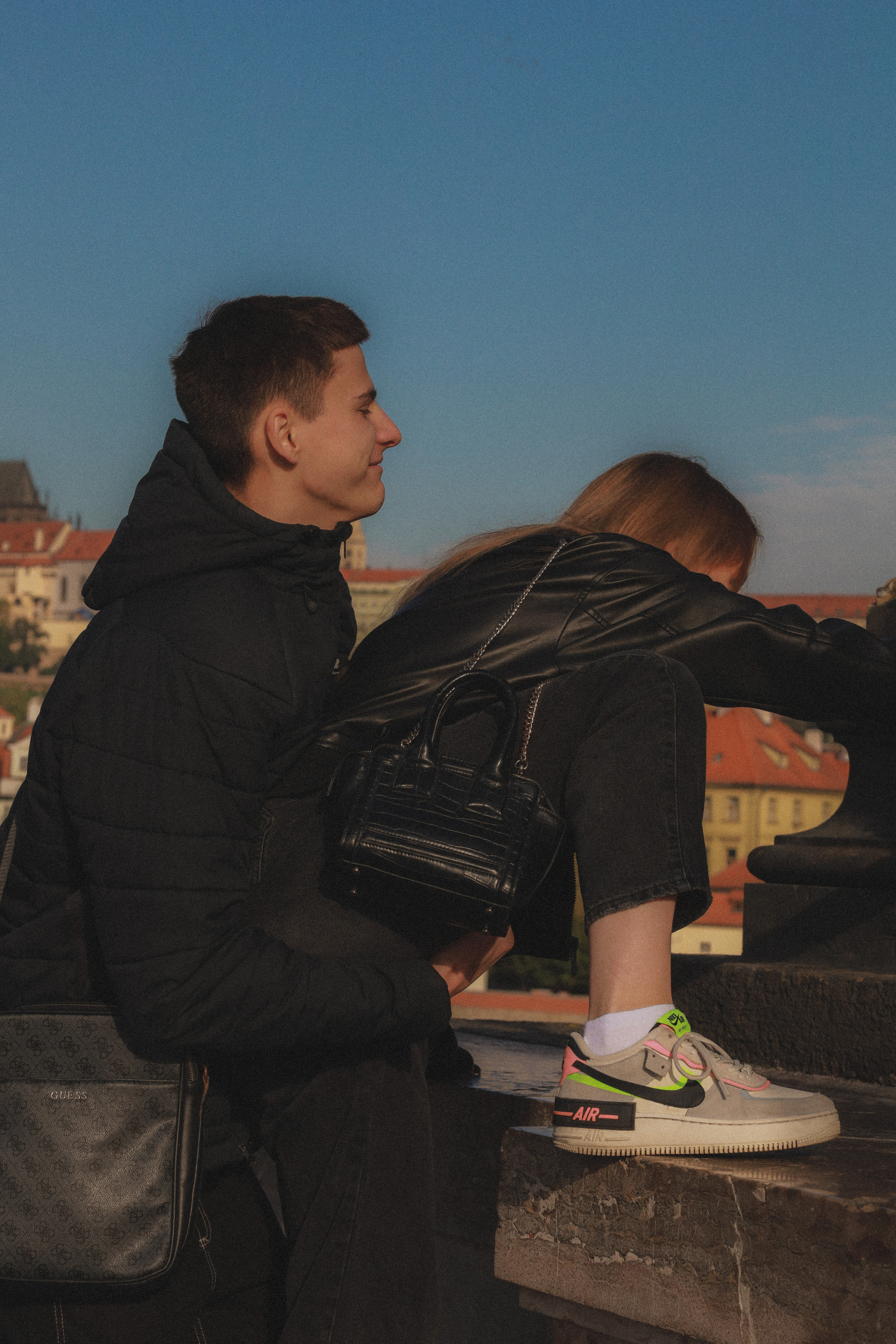 Photosession Lovestory on the Charles bridge Prague. Fotograf Praha a Plzeň. Lovestory, svatba, portrét, rodinné focení