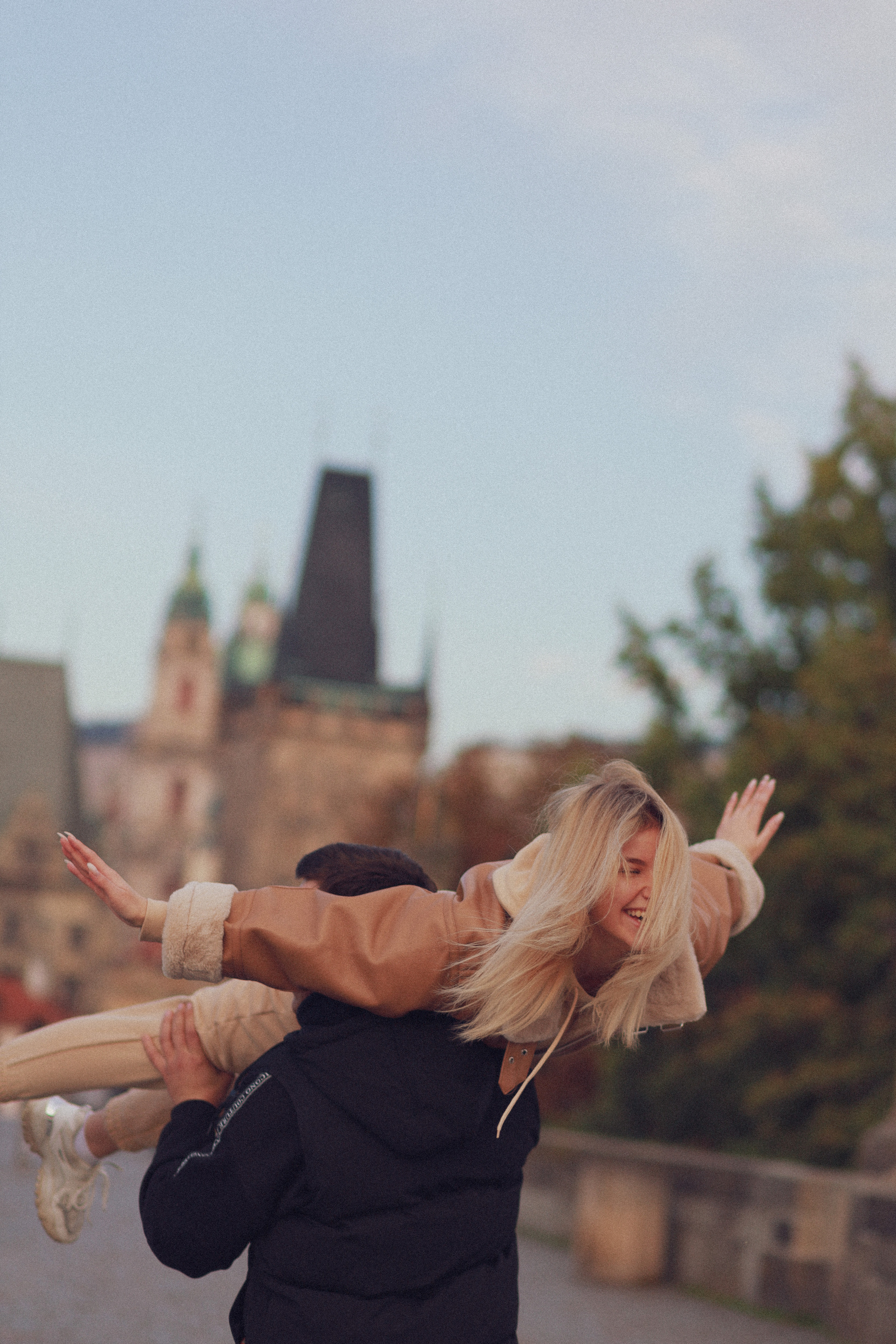 Lovestory. Fotograf Praha a Plzeň. Lovestory, svatba, portrét, rodinné focení