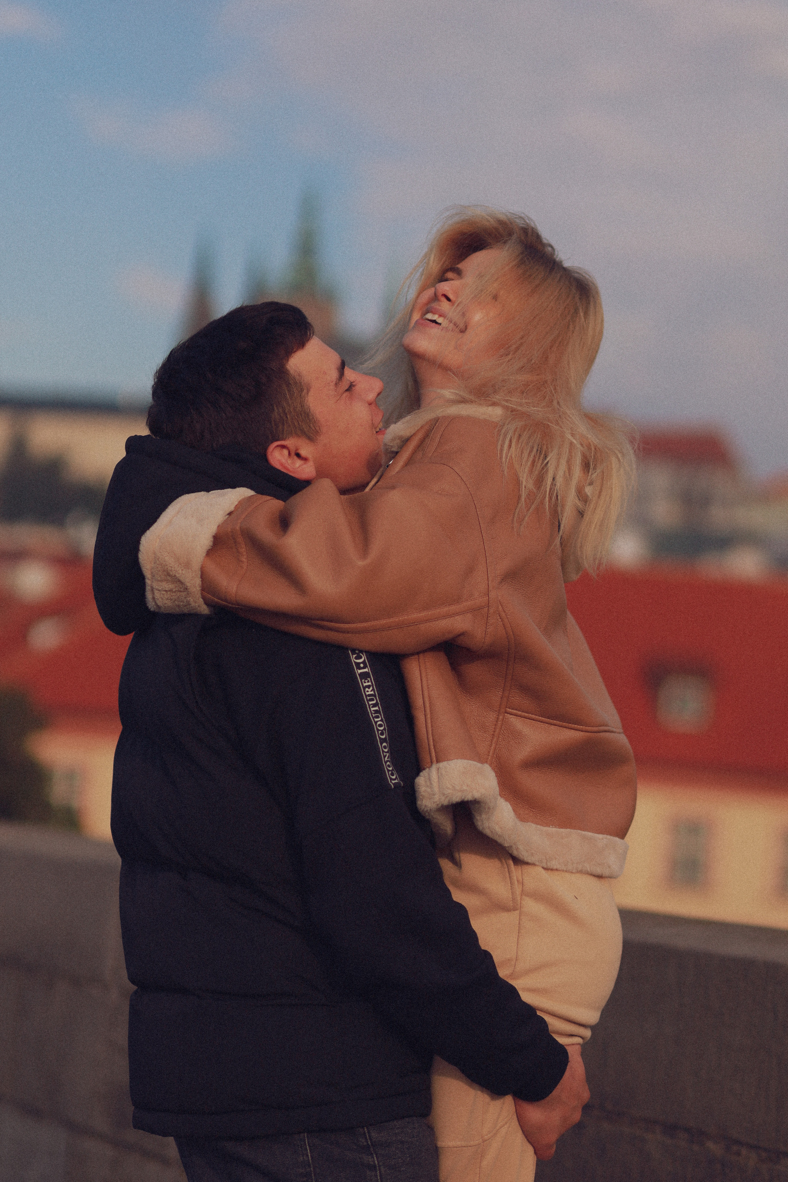 Lovestory. Fotograf Praha a Plzeň. Lovestory, svatba, portrét, rodinné focení