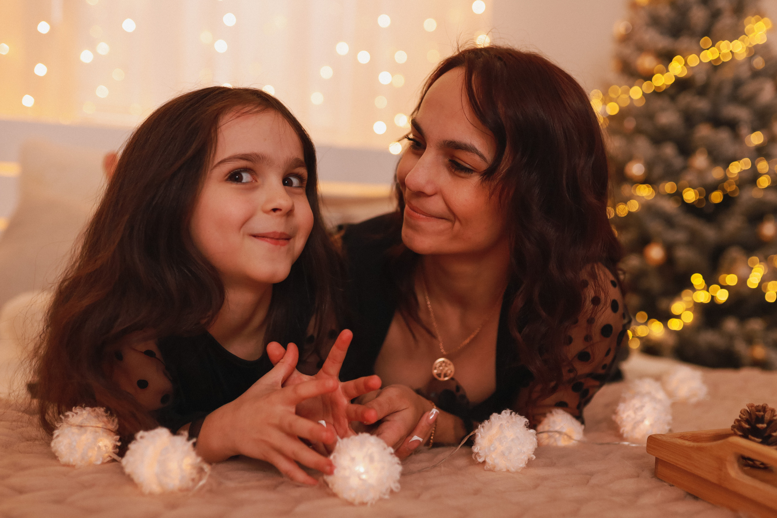 Новогодняя семейная фотосессия в студии. Fotograf Praha a Plzeň. Lovestory, svatba, portrét, rodinné focení