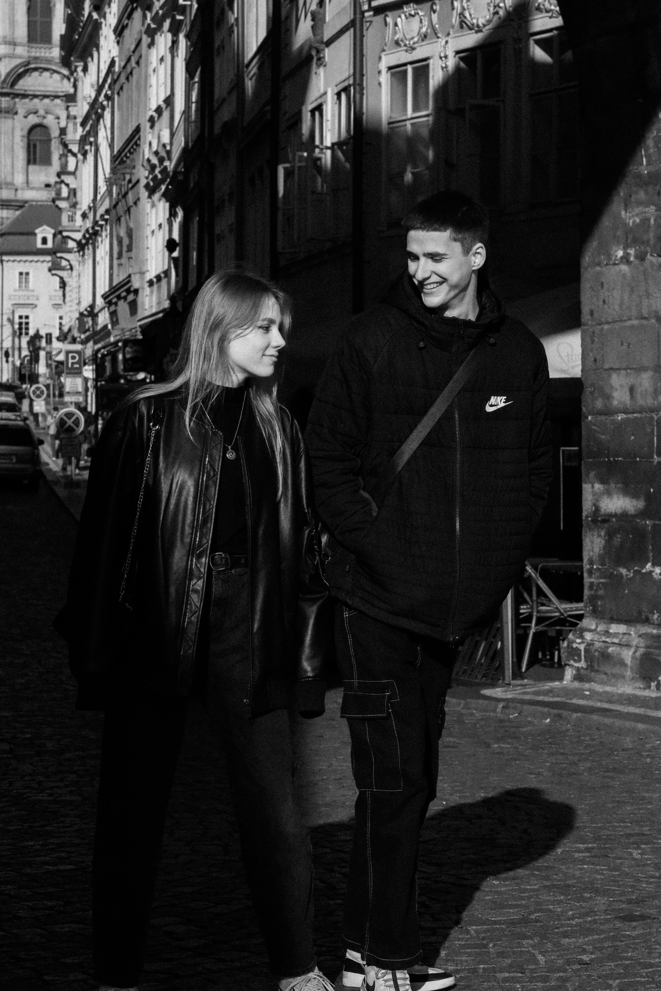 Photosession Lovestory on the Charles bridge Prague. Fotograf Praha a Plzeň. Lovestory, svatba, portrét, rodinné focení