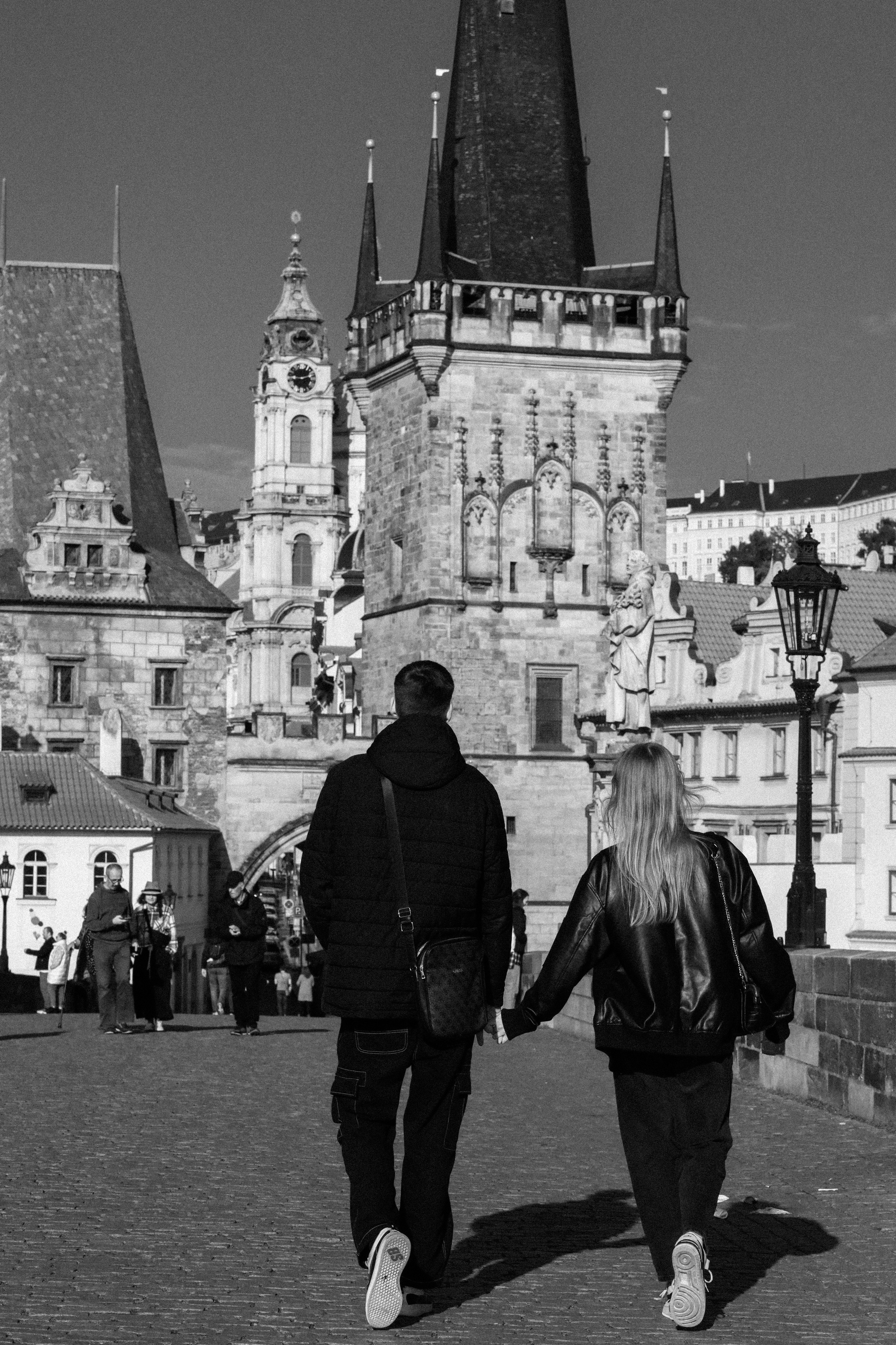 Photosession Lovestory on the Charles bridge Prague. Fotograf Praha a Plzeň. Lovestory, svatba, portrét, rodinné focení