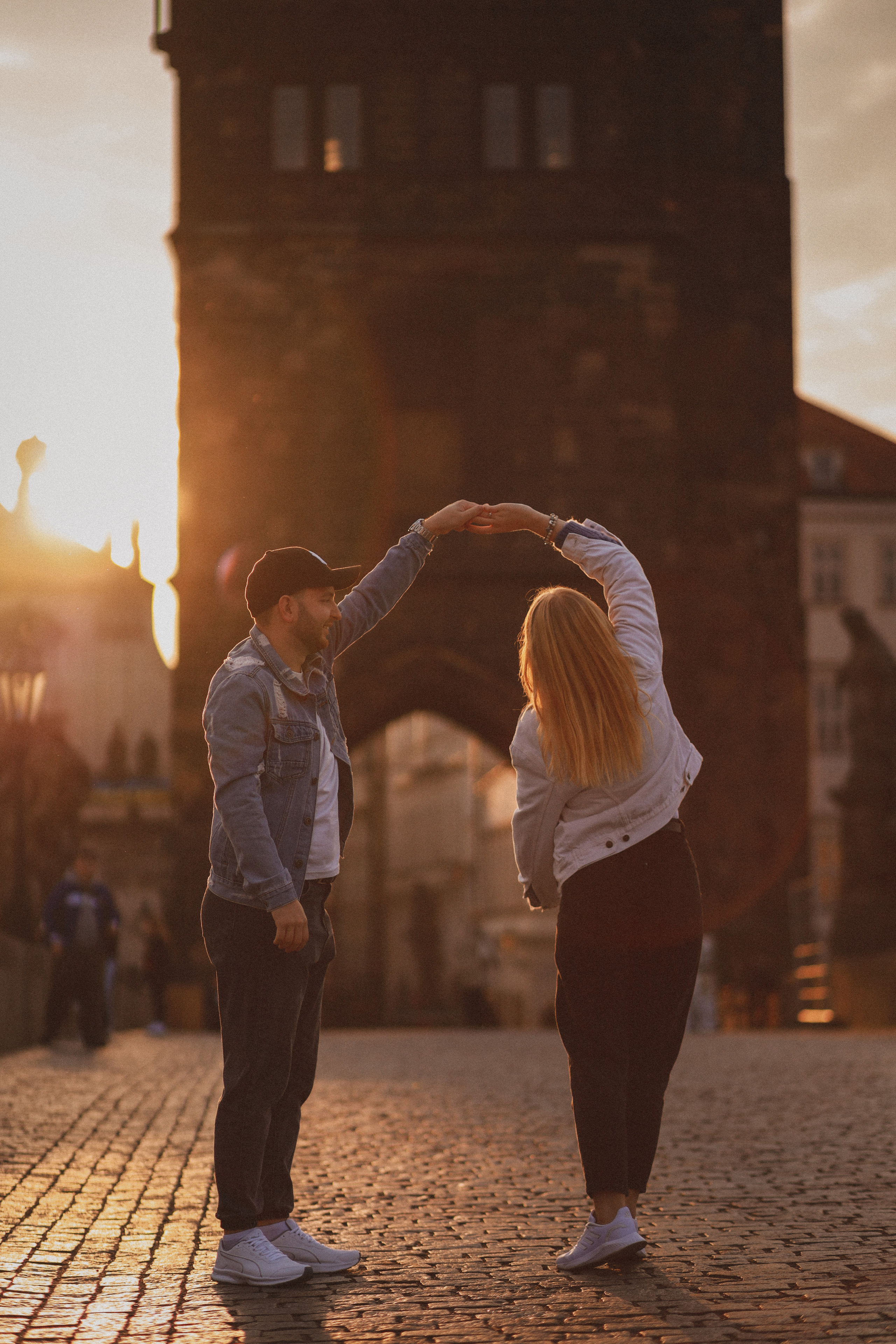 Лавстори на Карловом мосту, Прага. Fotograf Praha a Plzeň. Lovestory, svatba, portrét, rodinné focení