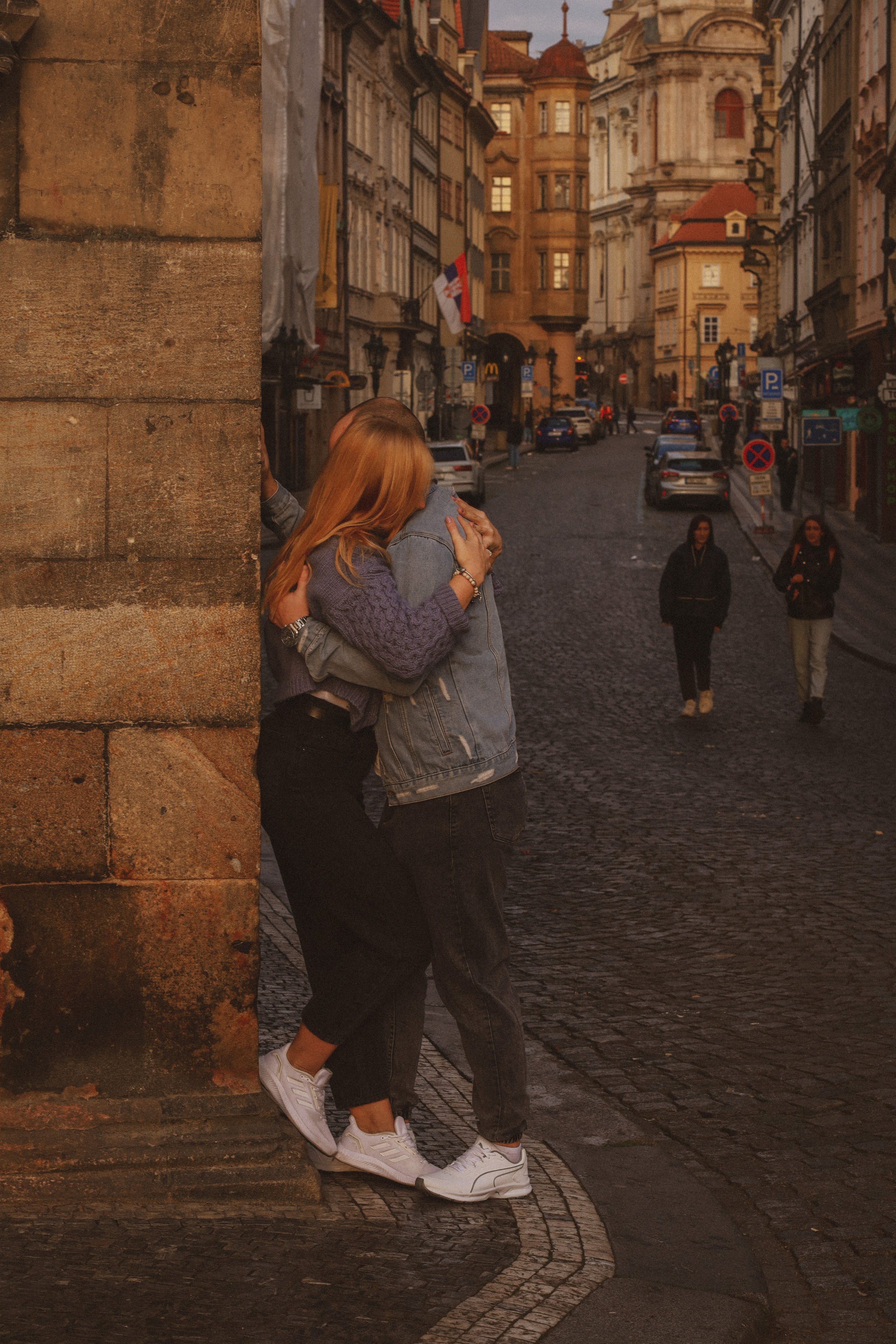 Лавстори на Карловом мосту, Прага. Fotograf Praha a Plzeň. Lovestory, svatba, portrét, rodinné focení