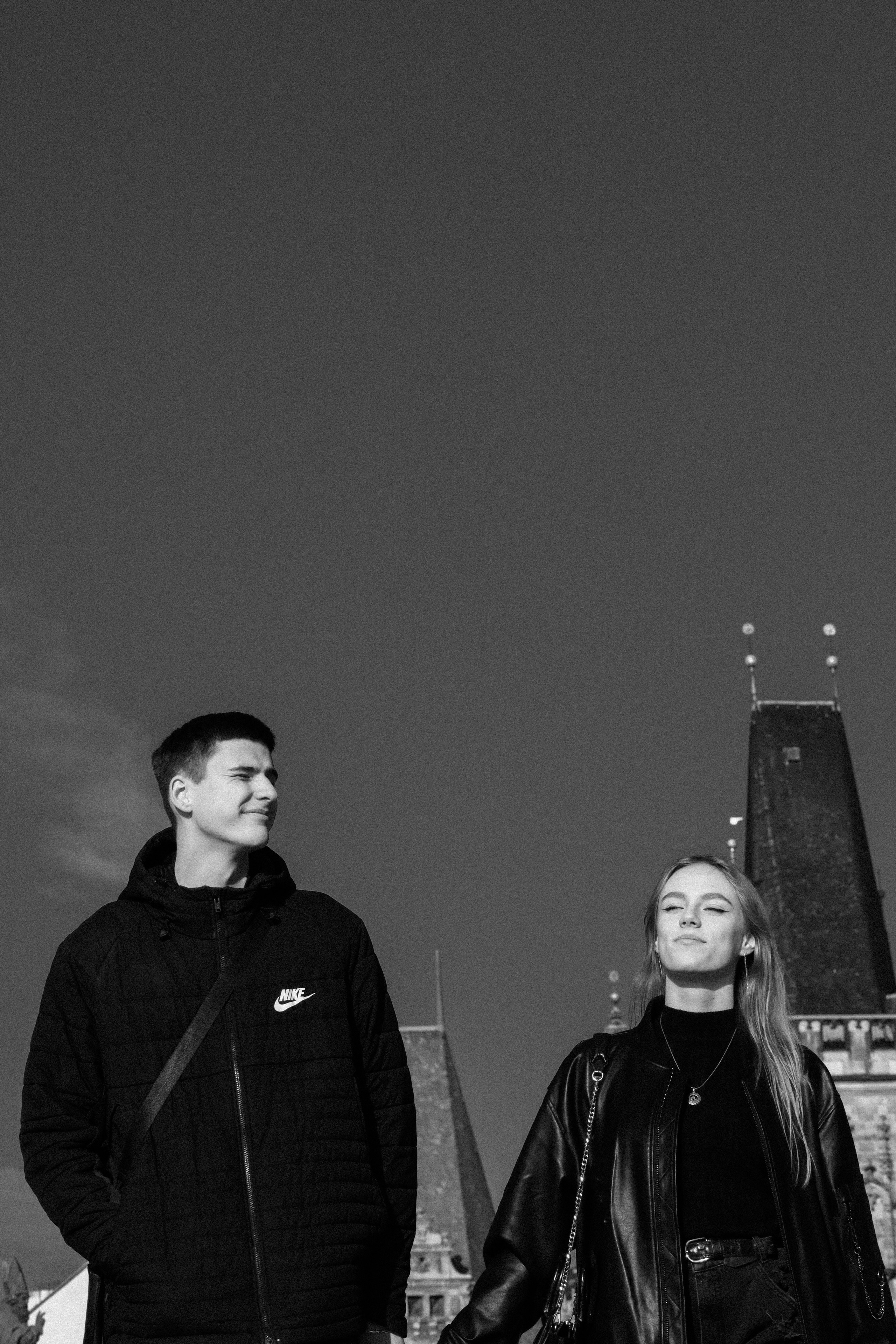 Photosession Lovestory on the Charles bridge Prague. Fotograf Praha a Plzeň. Lovestory, svatba, portrét, rodinné focení