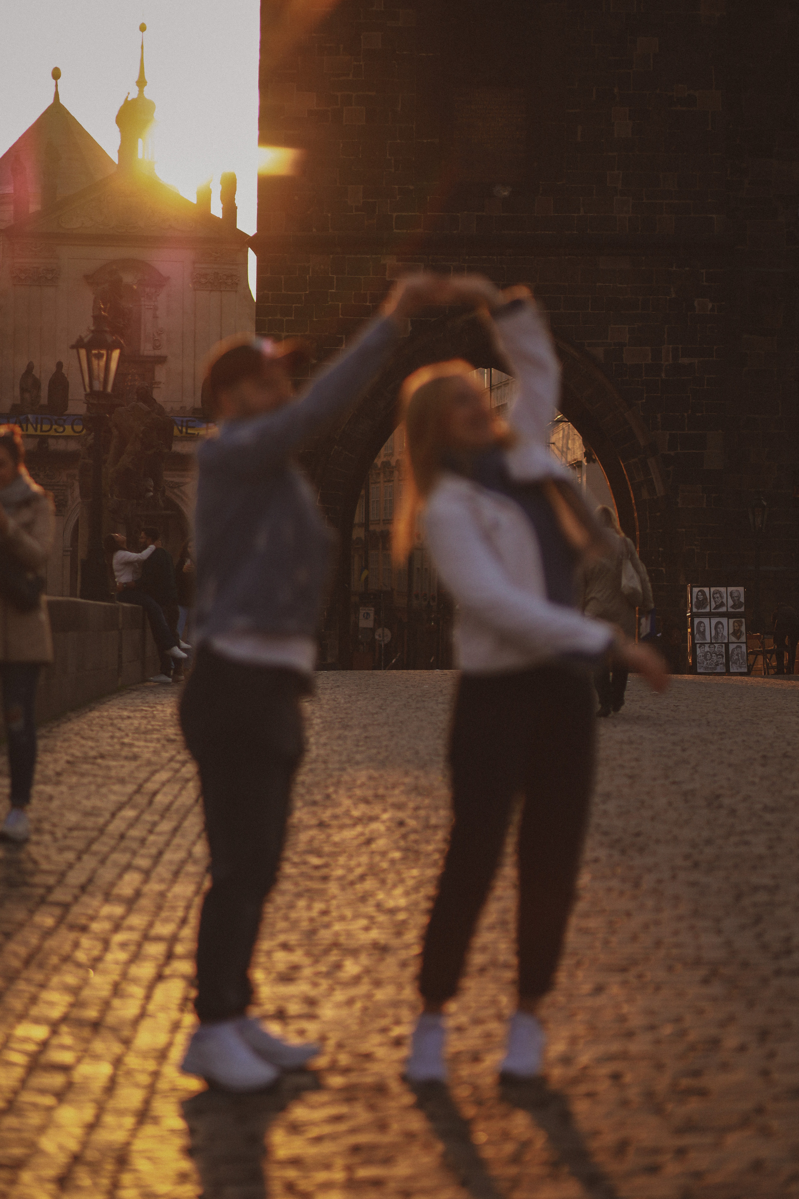 Лавстори на Карловом мосту, Прага. Fotograf Praha a Plzeň. Lovestory, svatba, portrét, rodinné focení