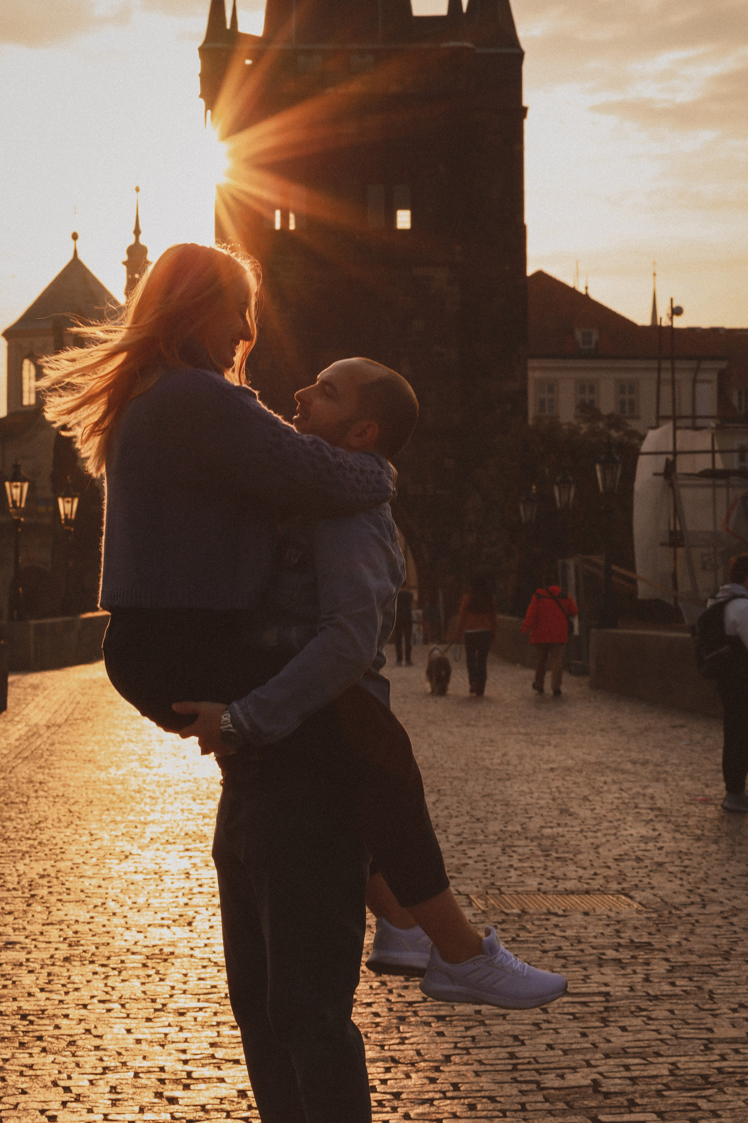 Лавстори на Карловом мосту, Прага. Fotograf Praha a Plzeň. Lovestory, svatba, portrét, rodinné focení