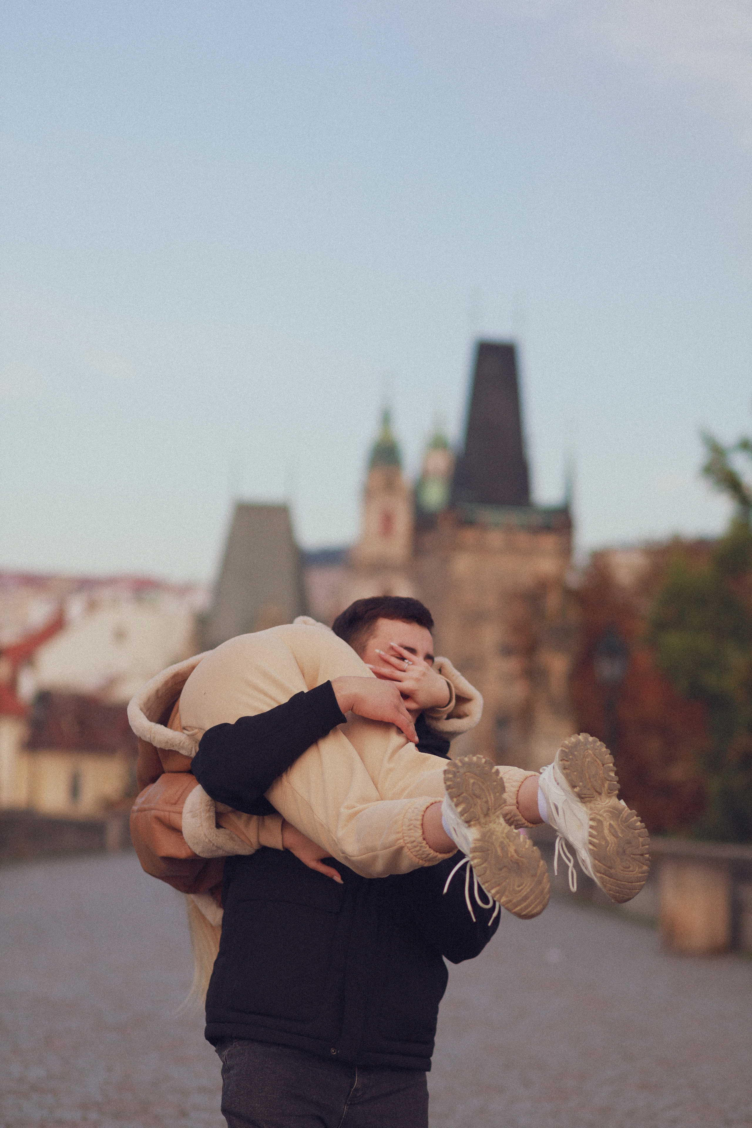Lovestory. Fotograf Praha a Plzeň. Lovestory, svatba, portrét, rodinné focení