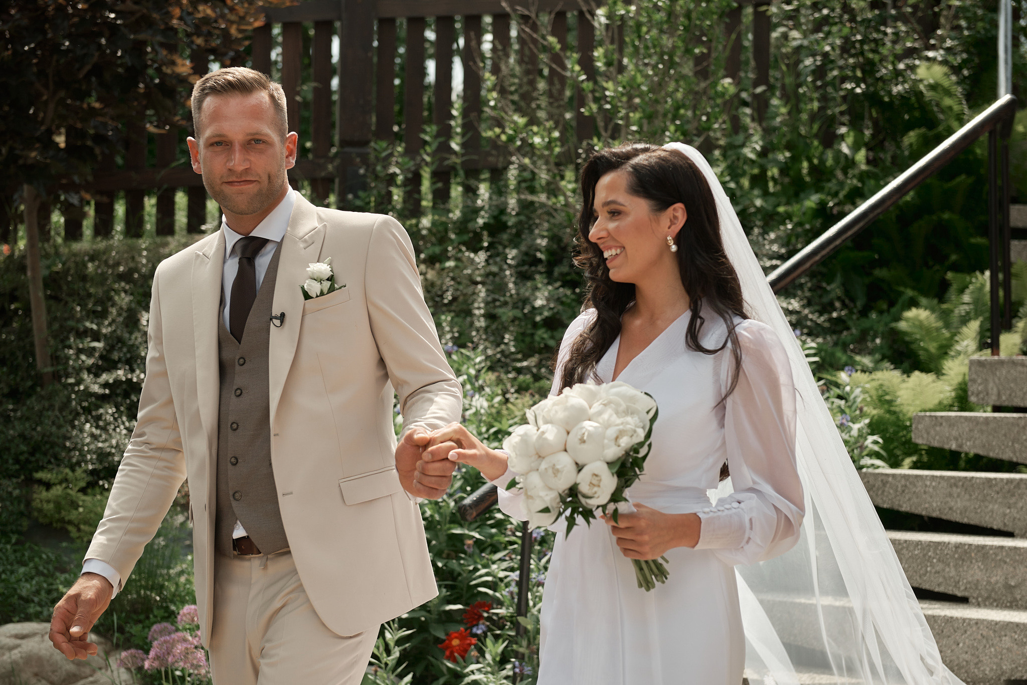 Wedding in mountains. Calgary wedding photographer. Andrii Bielikov