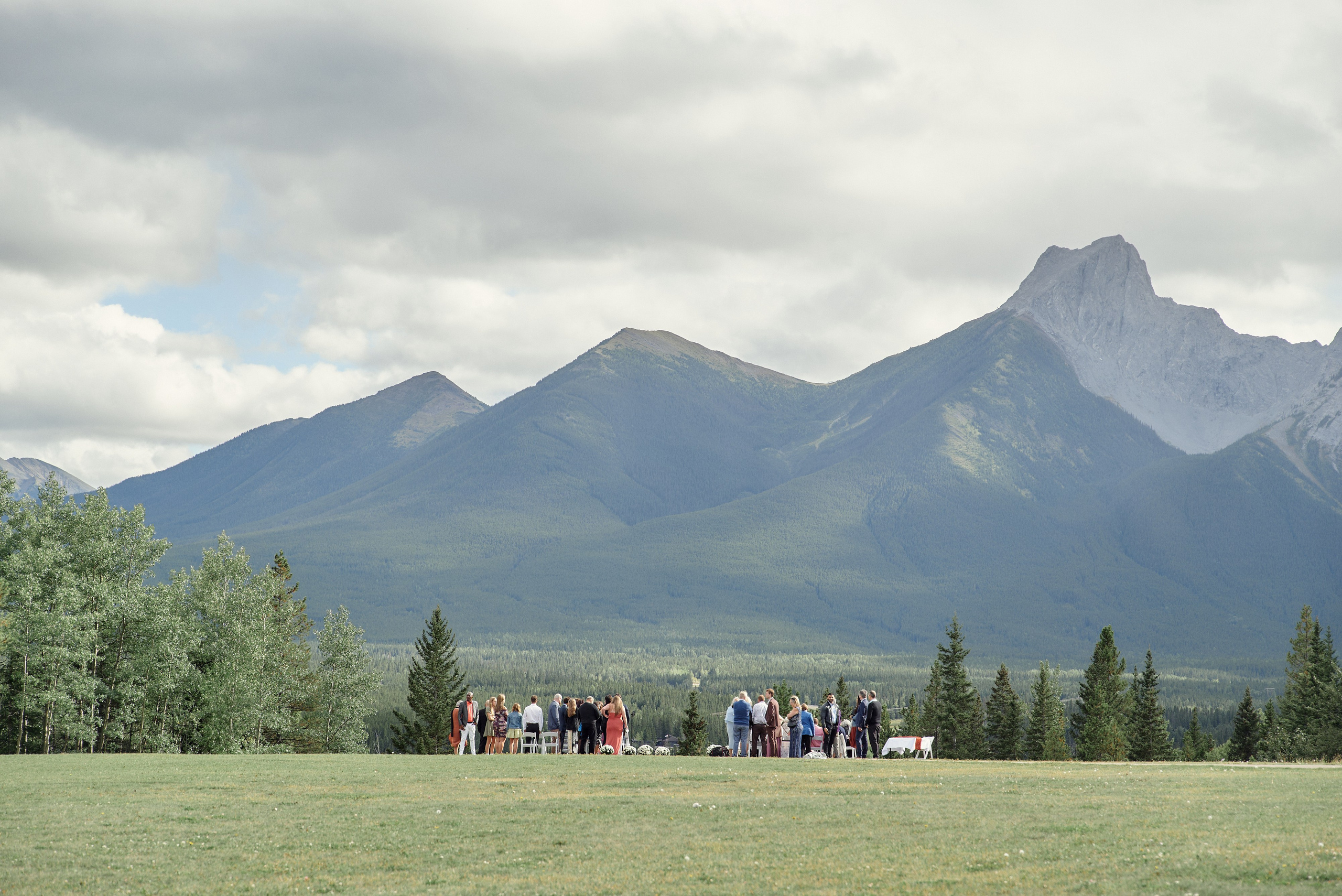 Benjamin&Courtney. Wedding in Kananaskis Park. Calgary wedding photographer. Andrii Bielikov