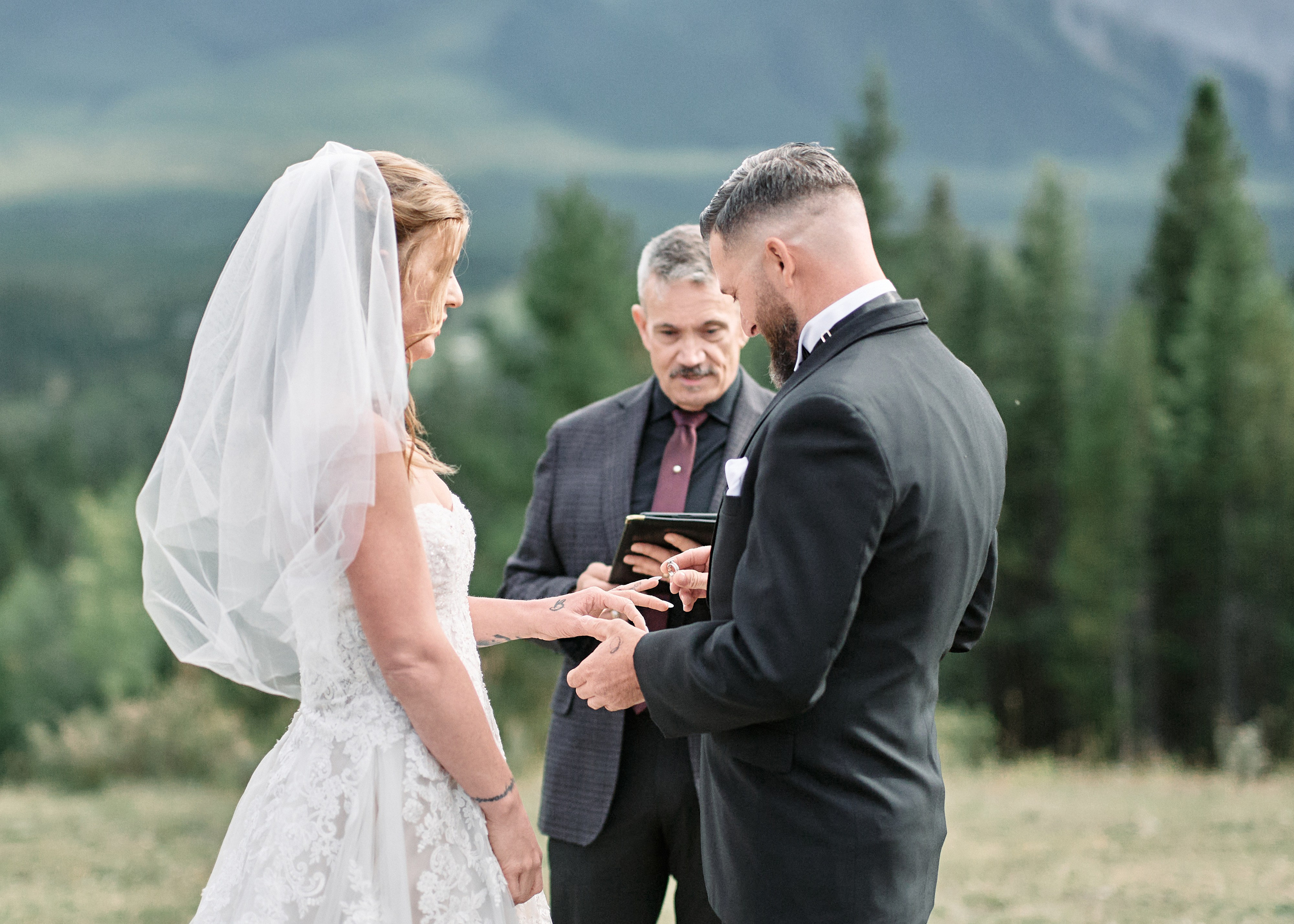 Benjamin&Courtney. Wedding in Kananaskis Park. Calgary wedding photographer. Andrii Bielikov