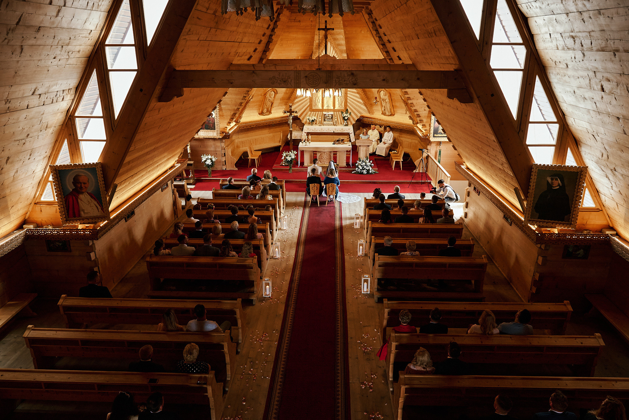 Wedding in mountains. Calgary wedding photographer. Andrii Bielikov