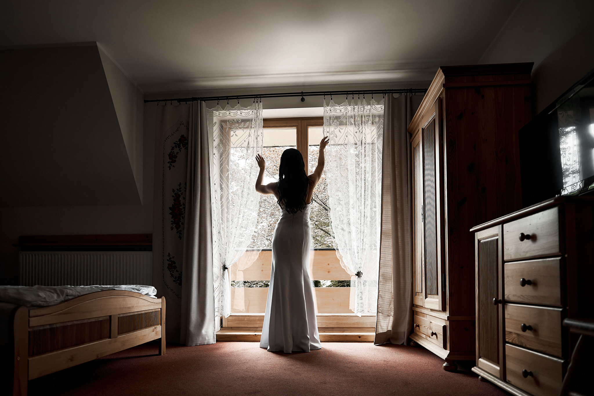 Wedding in mountains. Calgary wedding photographer. Andrii Bielikov