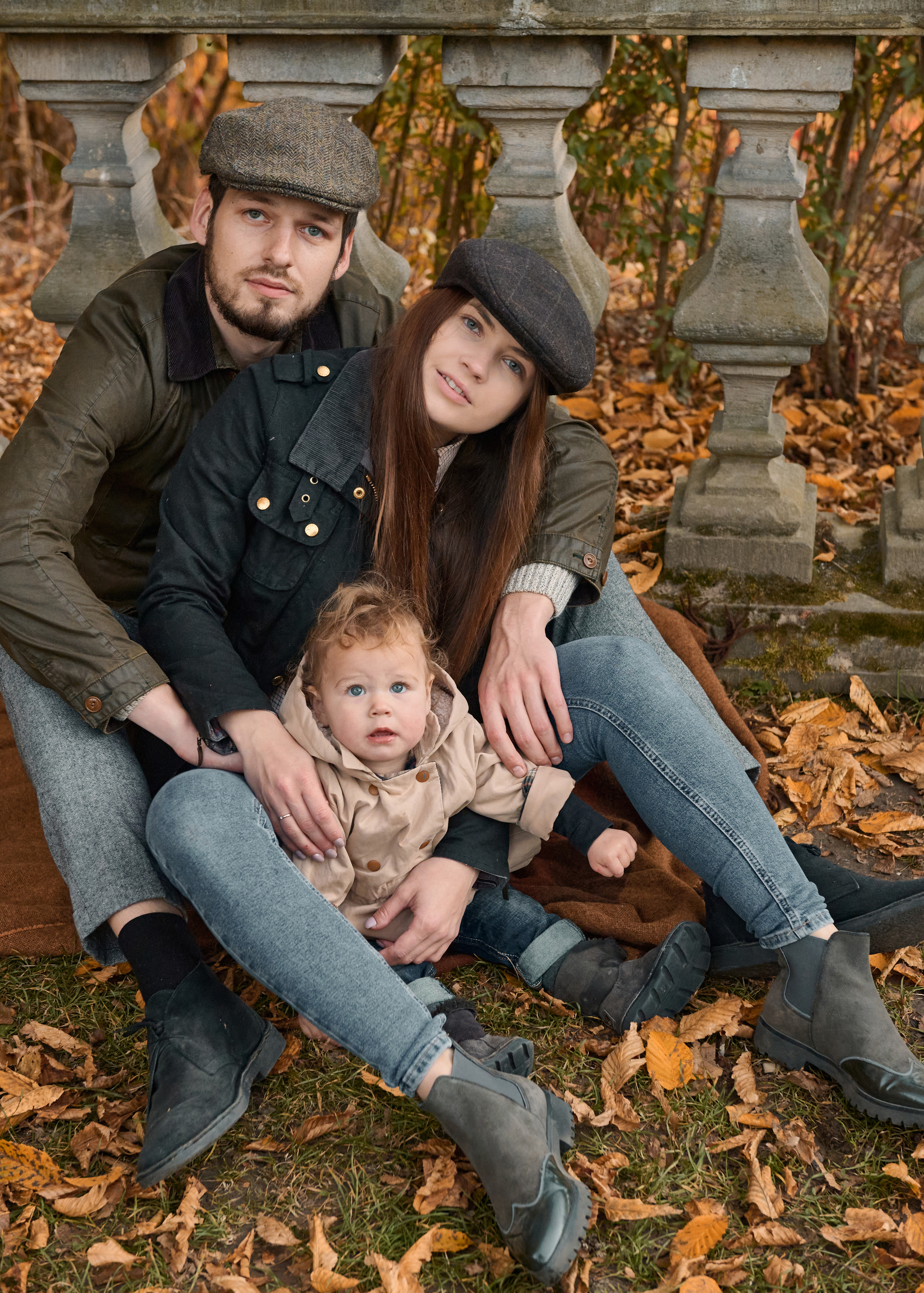 Family photo shoot. Calgary wedding photographer. Andrii Bielikov
