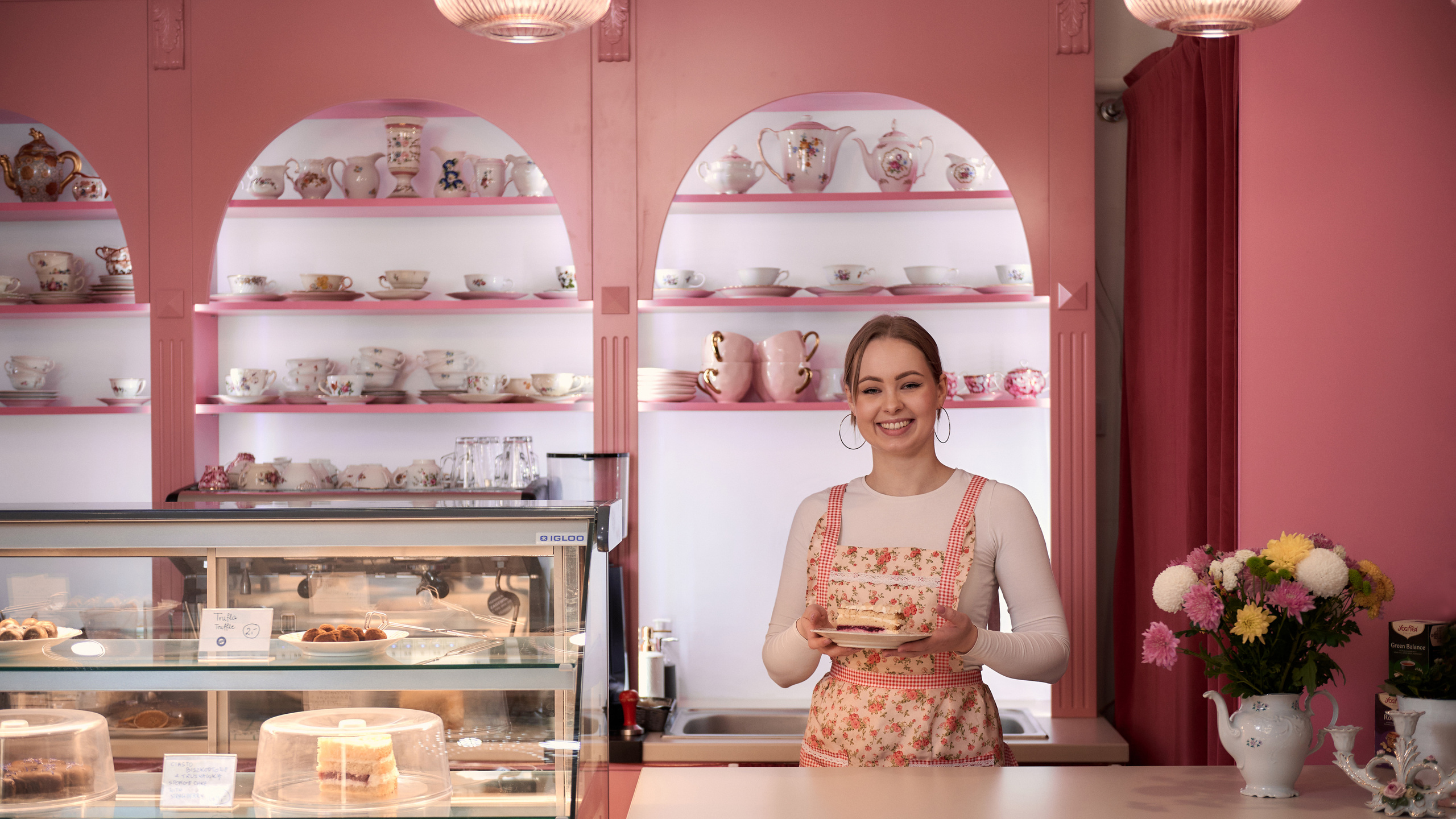 Photoshoot for content. Calgary wedding photographer. Andrii Bielikov