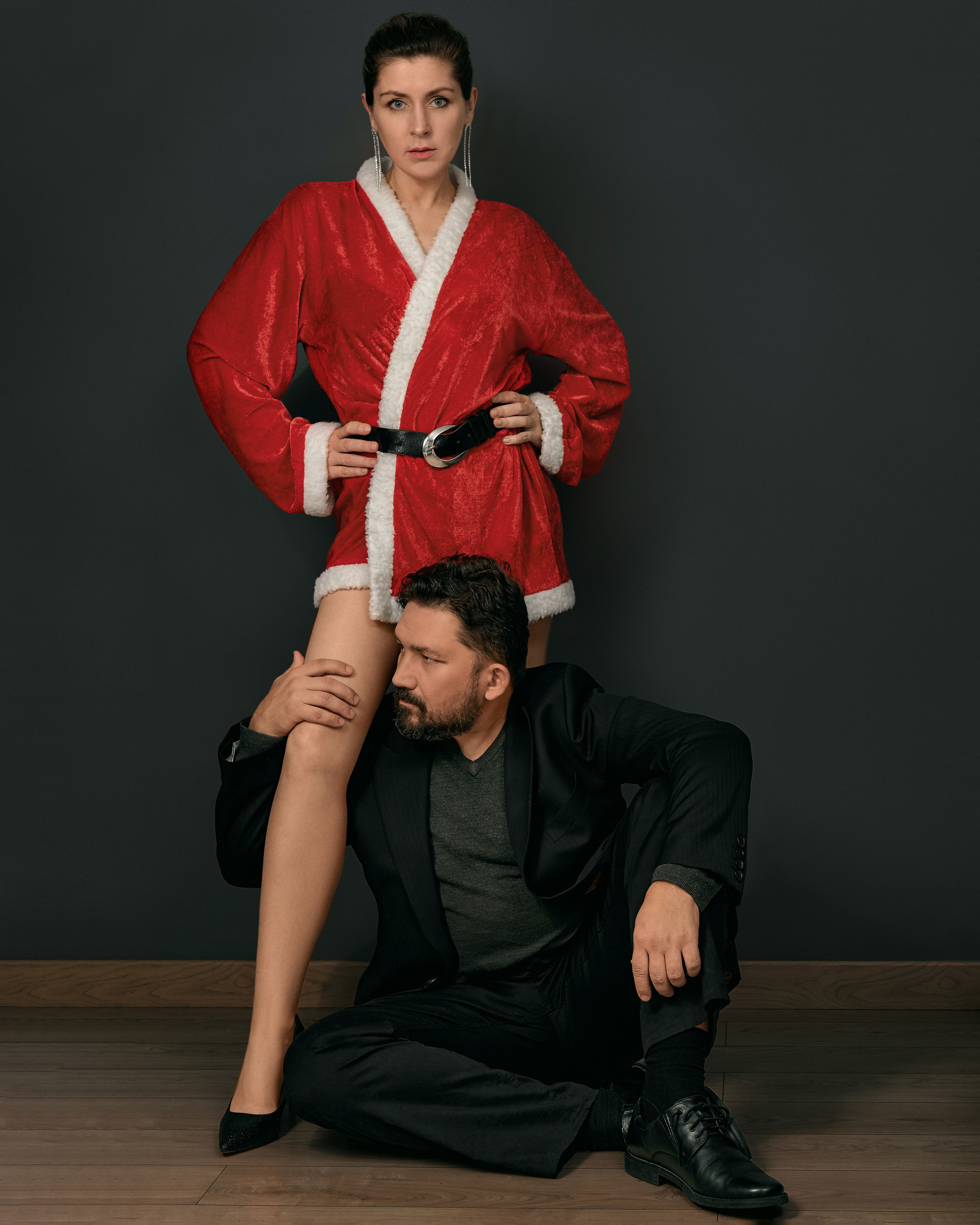 Family photoshoot in Bad Santa style