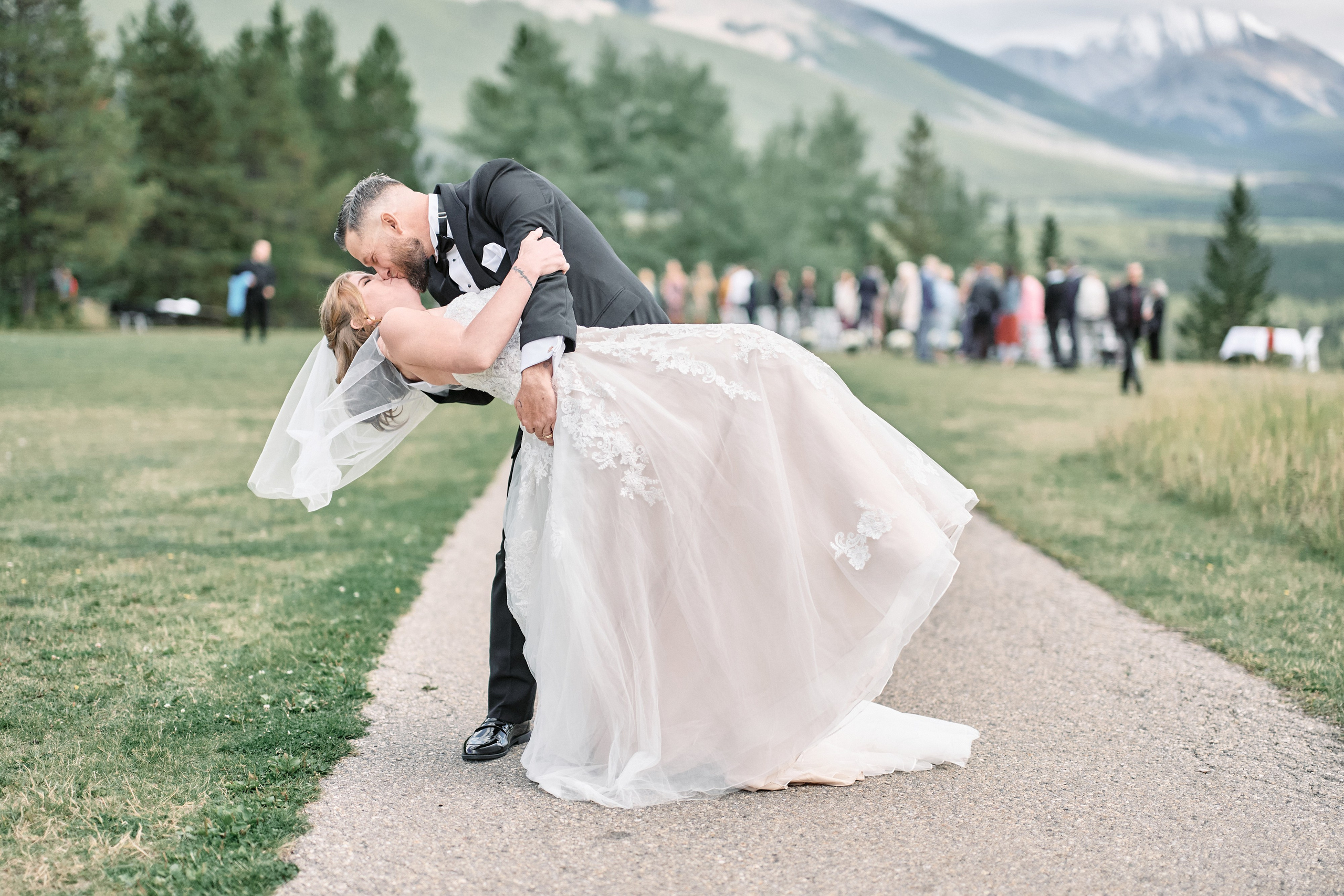 Benjamin&Courtney. Wedding in Kananaskis Park. Calgary wedding photographer. Andrii Bielikov