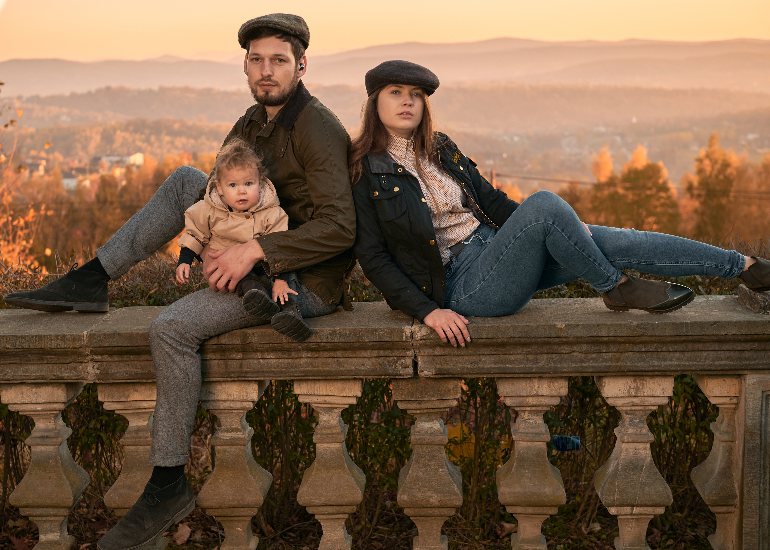 Family photo shoot. Calgary wedding photographer. Andrii Bielikov