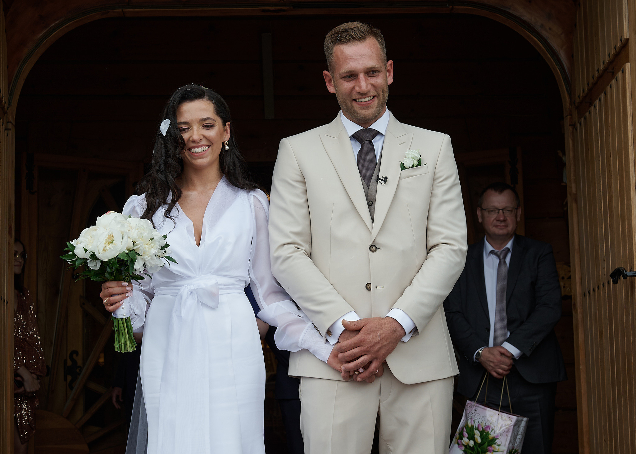 Wedding in mountains. Calgary wedding photographer. Andrii Bielikov