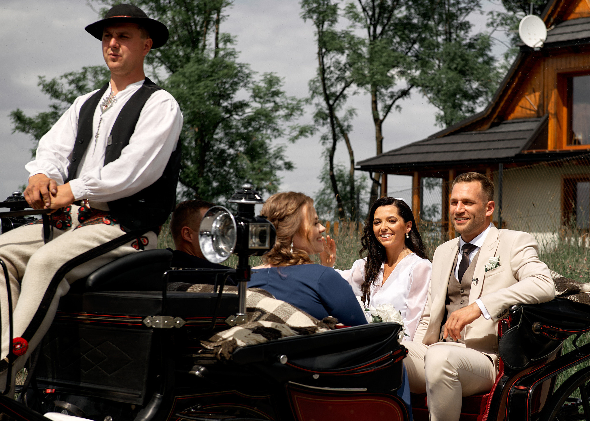 Wedding in mountains. Calgary wedding photographer. Andrii Bielikov