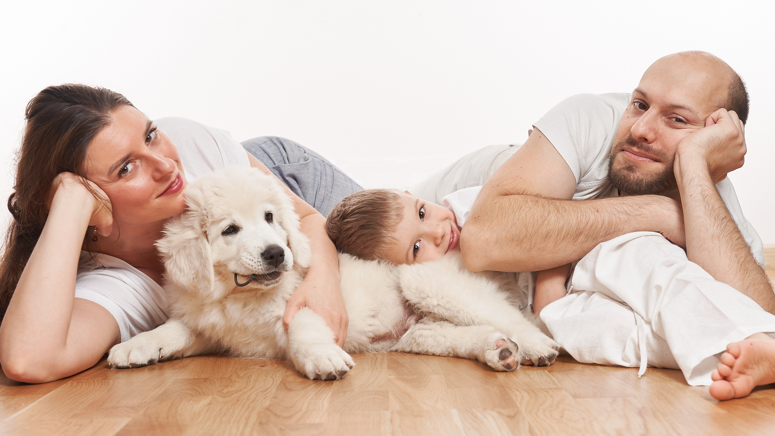 Family photo shoot. Calgary wedding photographer. Andrii Bielikov