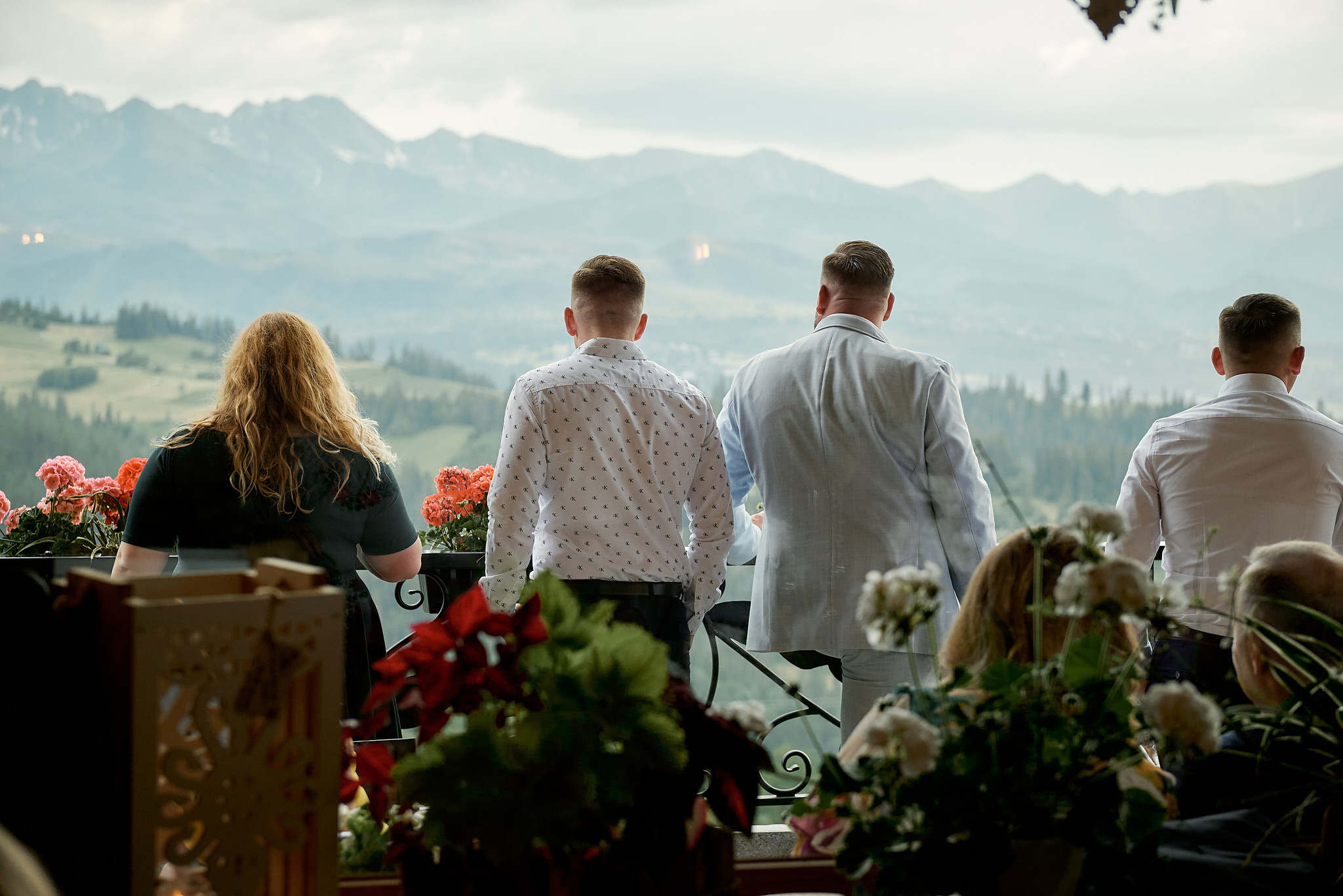Wedding in mountains. Calgary wedding photographer. Andrii Bielikov