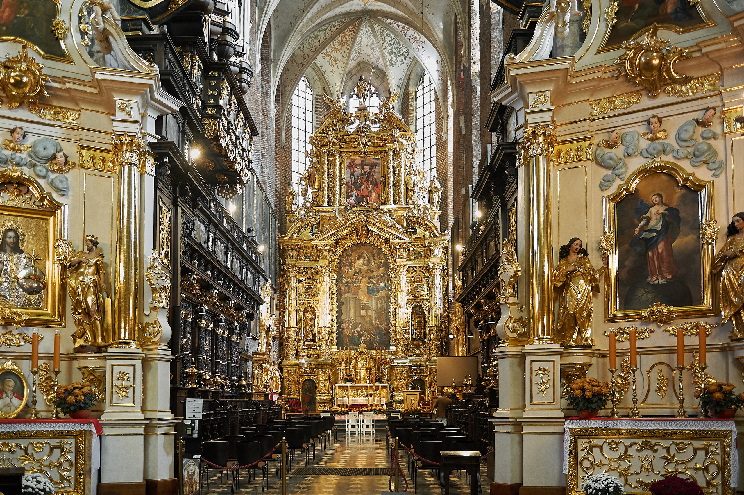 Wedding in the church. Calgary wedding photographer. Andrii Bielikov
