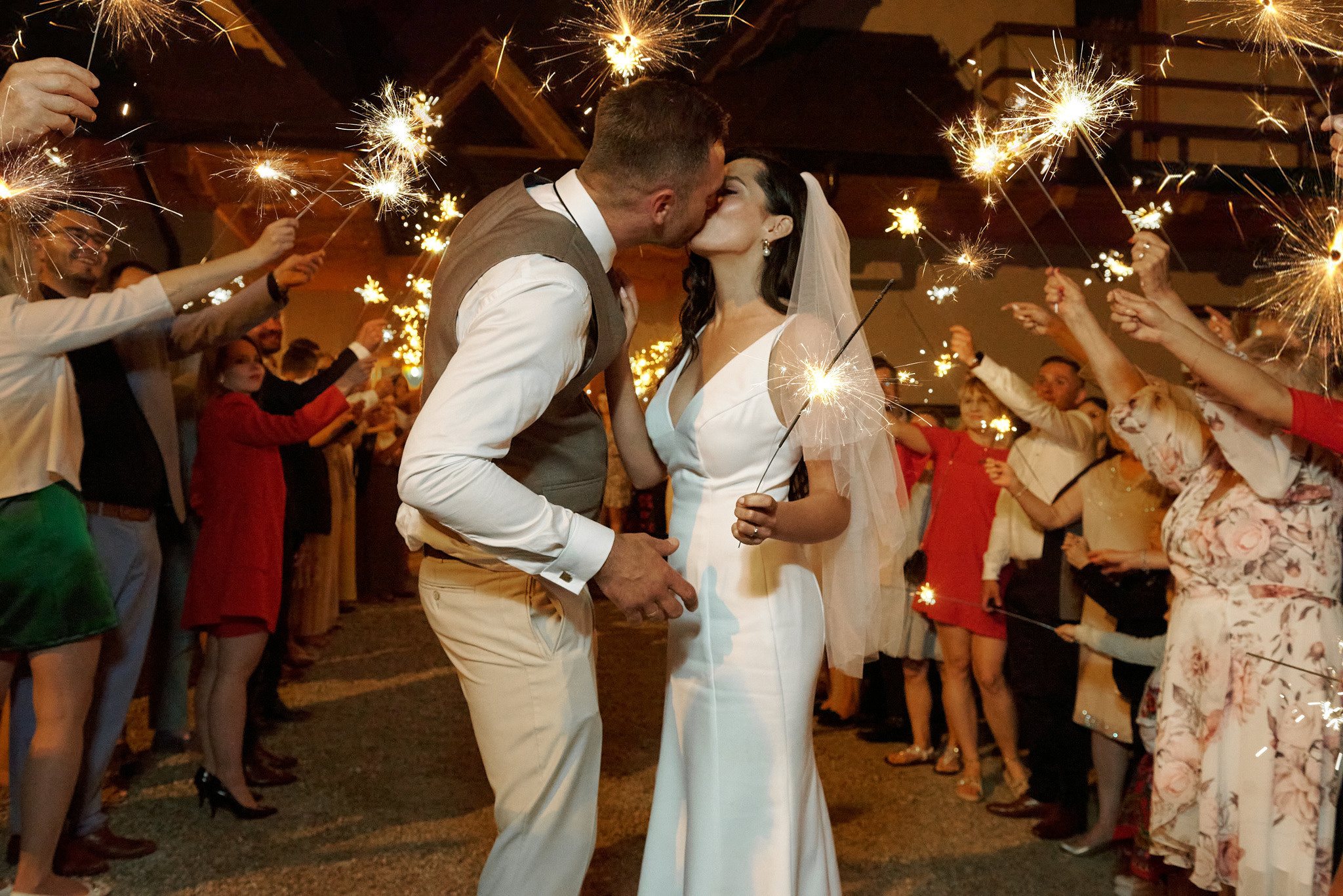 Wedding in mountains. Calgary wedding photographer. Andrii Bielikov